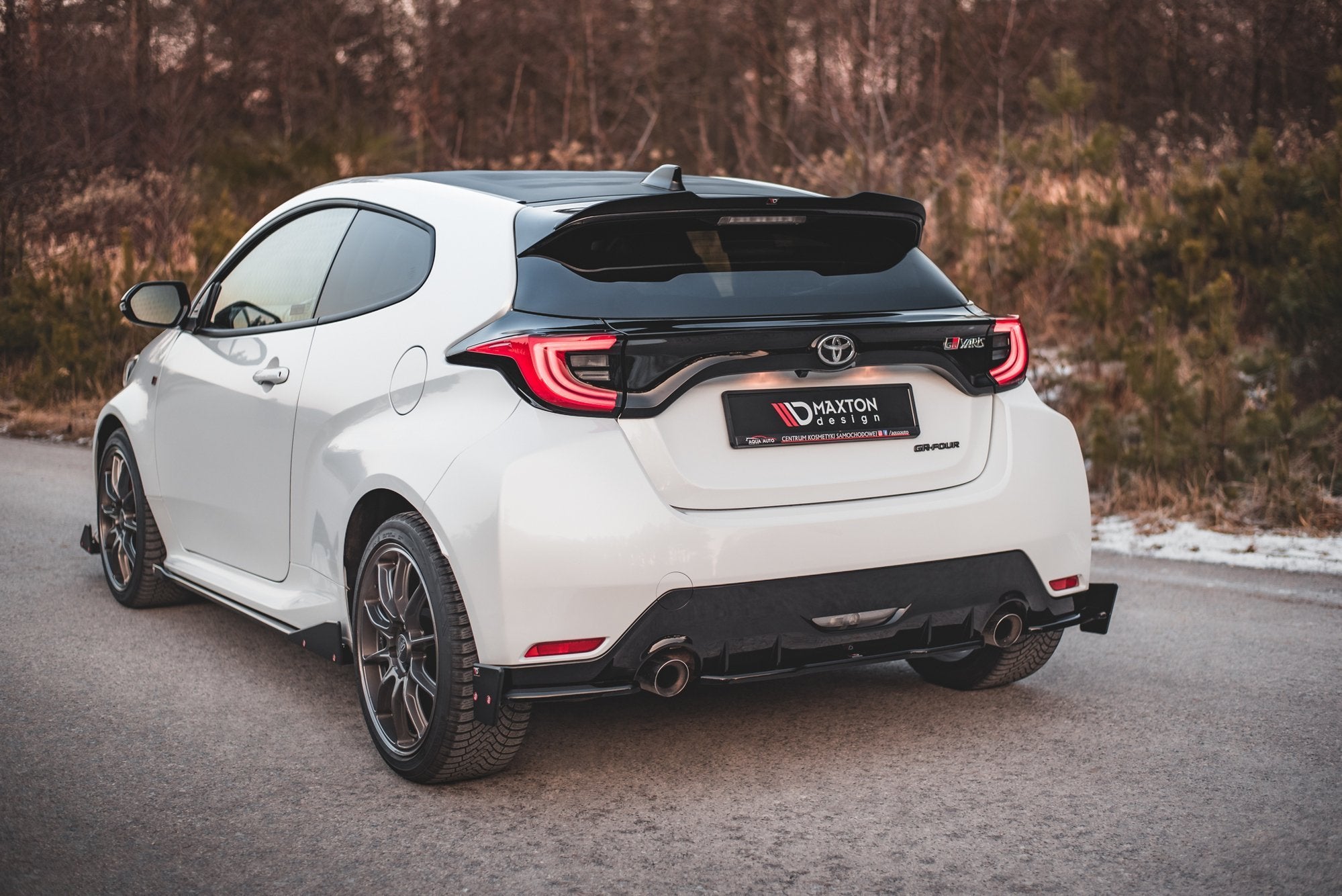 Maxton Design Heck Ansatz Flaps Diffusor V.2 +Flaps für Toyota GR Yaris Mk4