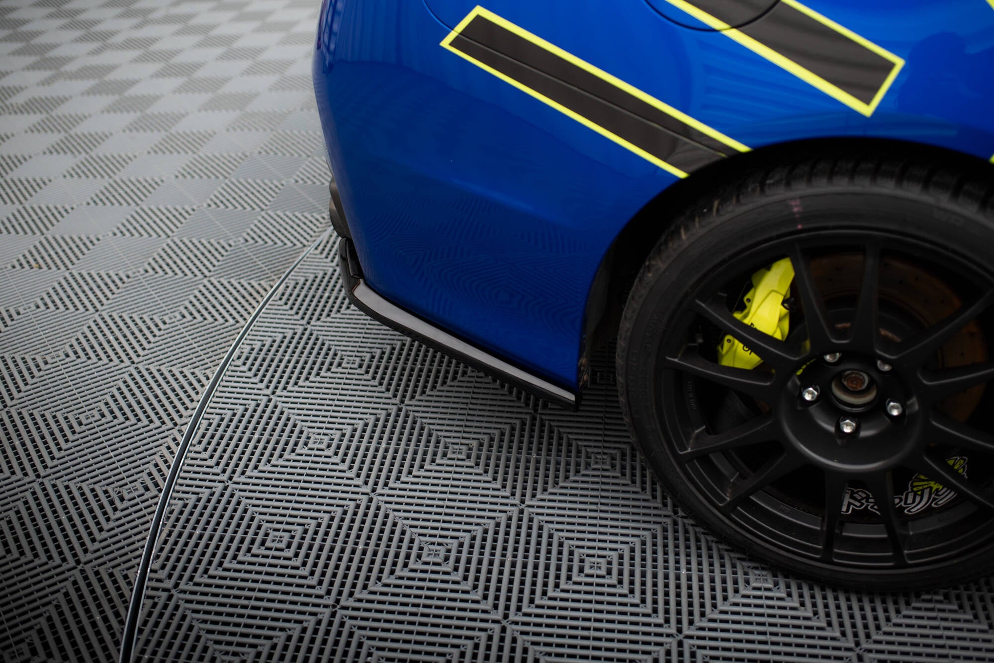 Maxton Design Heck Ansatz Flaps Diffusor V.2 passend für Subaru WRX STI Mk1 schwarz Hochglanz