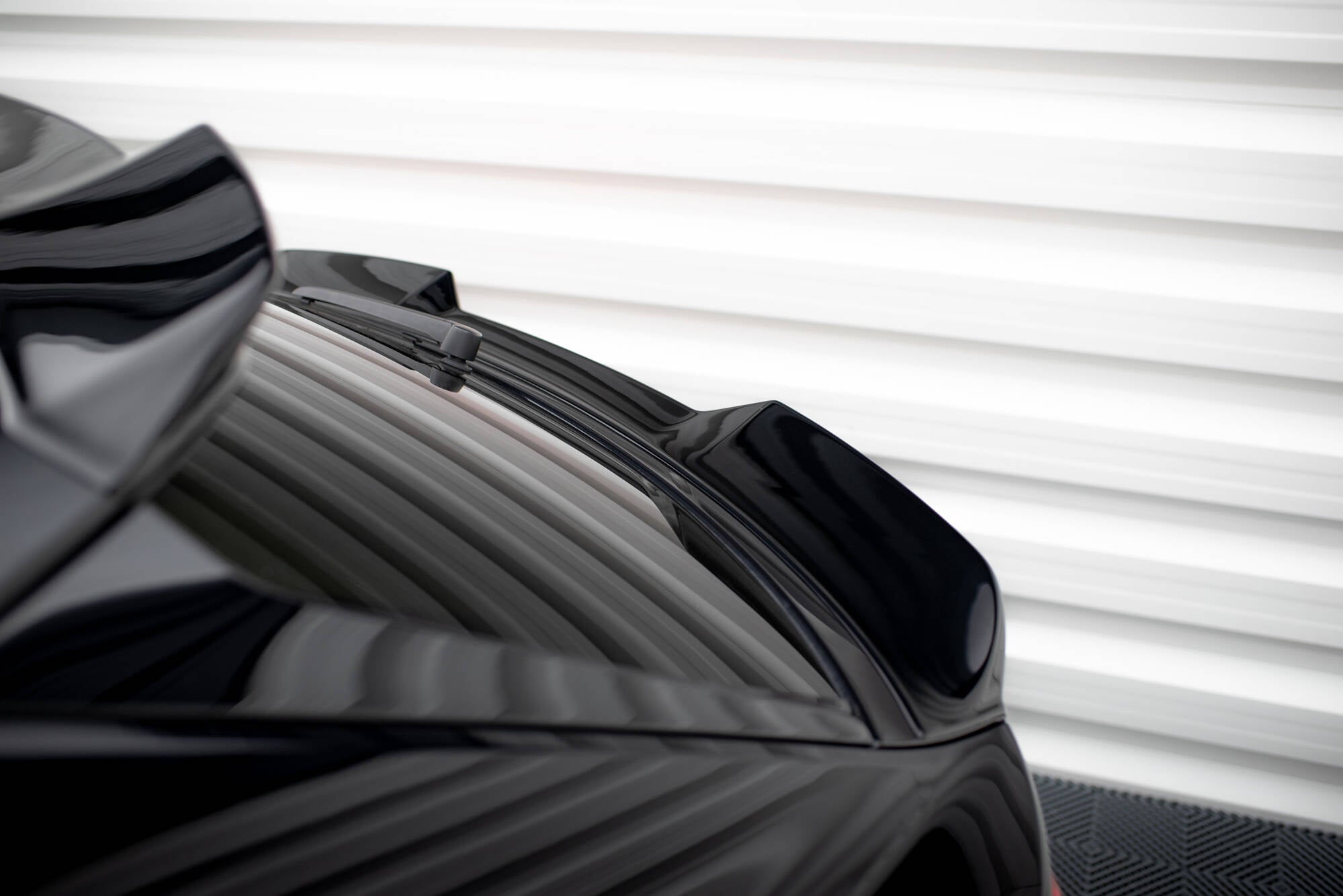 Maxton Design Niedriger Spoiler CAP 3D passend für Audi RSQ8 Mk1 Facelift schwarz Hochglanz