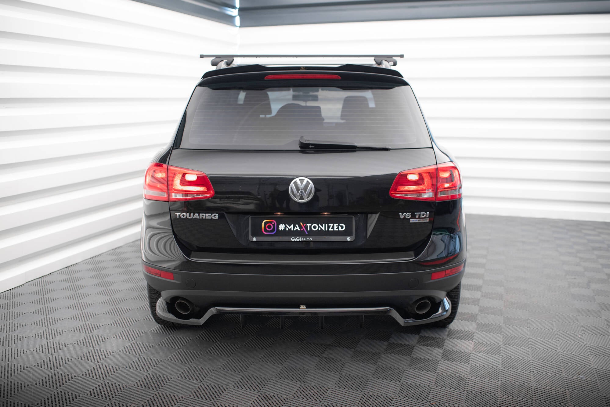 Maxton Design Spoiler CAP passend für VW Touareg Mk2 schwarz Hochglanz