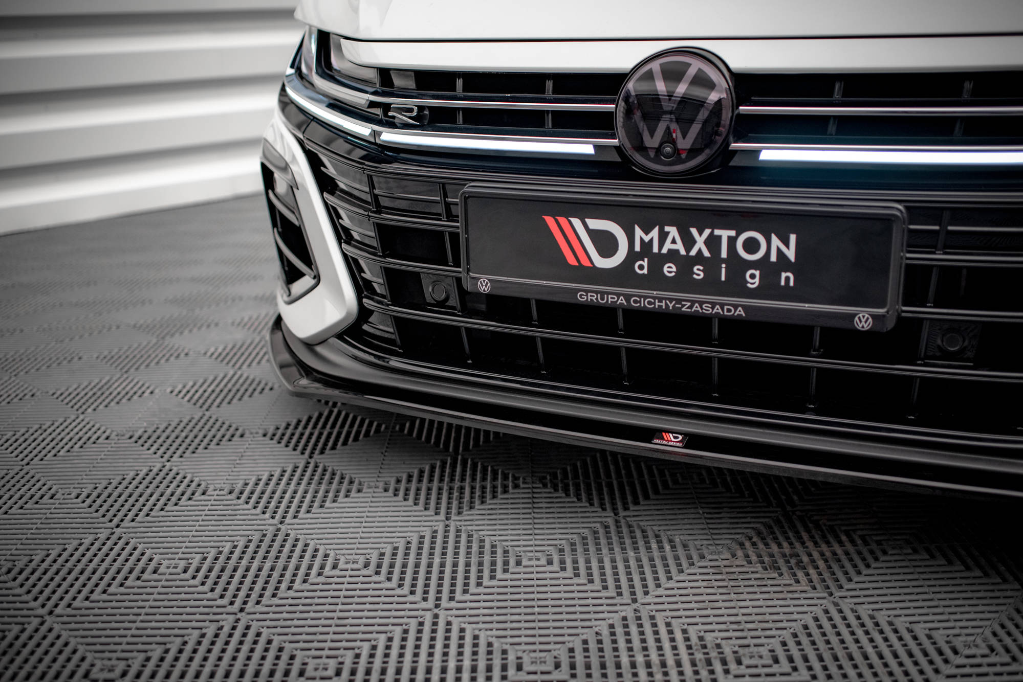 Maxton Design Street+ Spoilerlippe Front Ansatz V.3 passend für VW Arteon R Limousine / Shooting Brake Mk1 Facelift schwarz Hochglanz