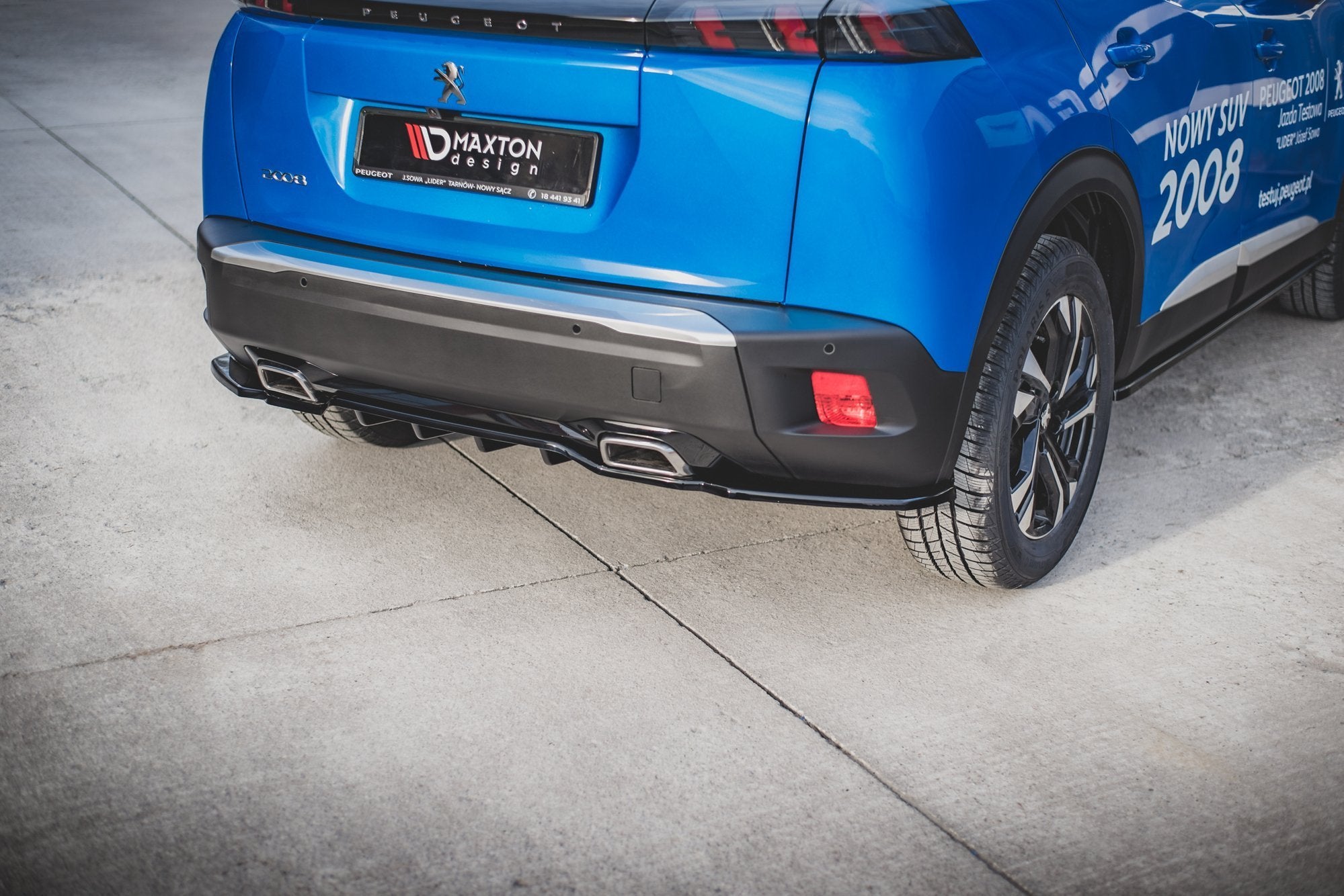Maxton Design Street+ Mittlerer Diffusor RACE passend für Peugeot 2008 Mk2 schwarz Hochglanz