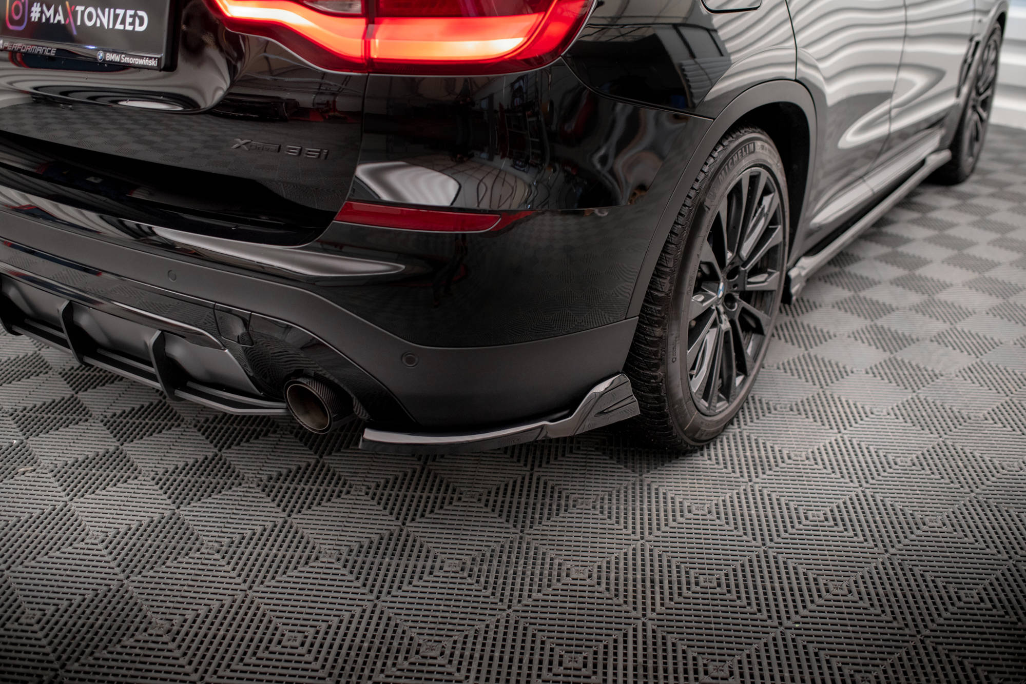 Maxton Design Heck Ansatz Flaps Diffusor passend für BMW X3 G01 schwarz Hochglanz
