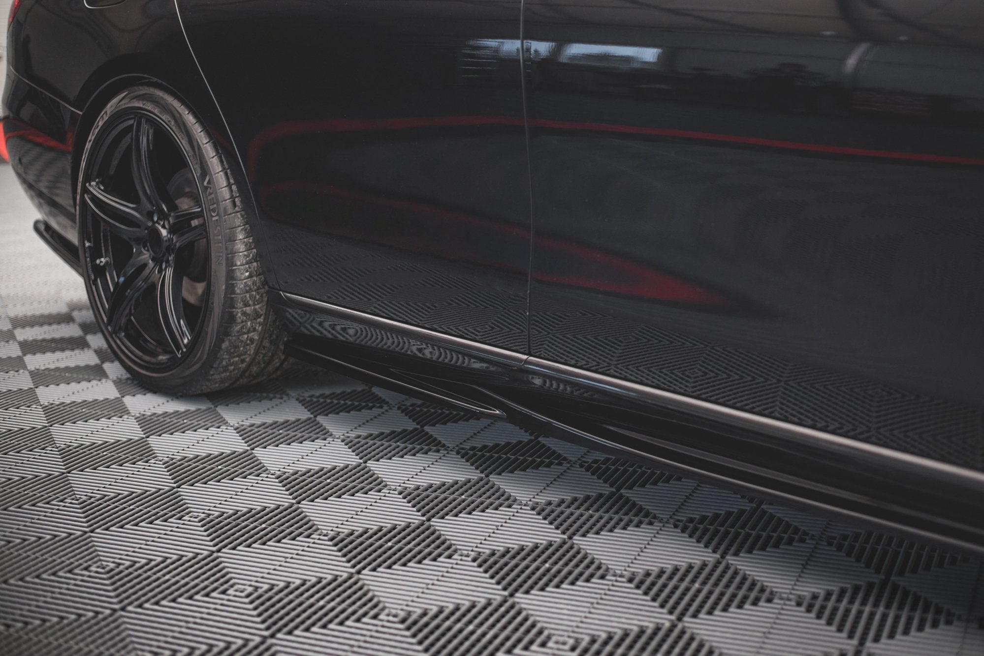Maxton Design Street+ Seitenschweller Leisten passend für Mercedes-Benz E W213 schwarz Hochglanz