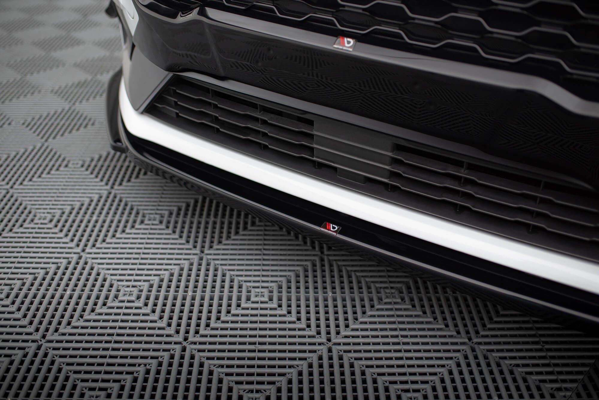 Maxton Design Street+ Spoilerlippe Front Ansatz V.4 passend für Ford Fiesta Mk8 ST / ST-Line schwarz Hochglanz