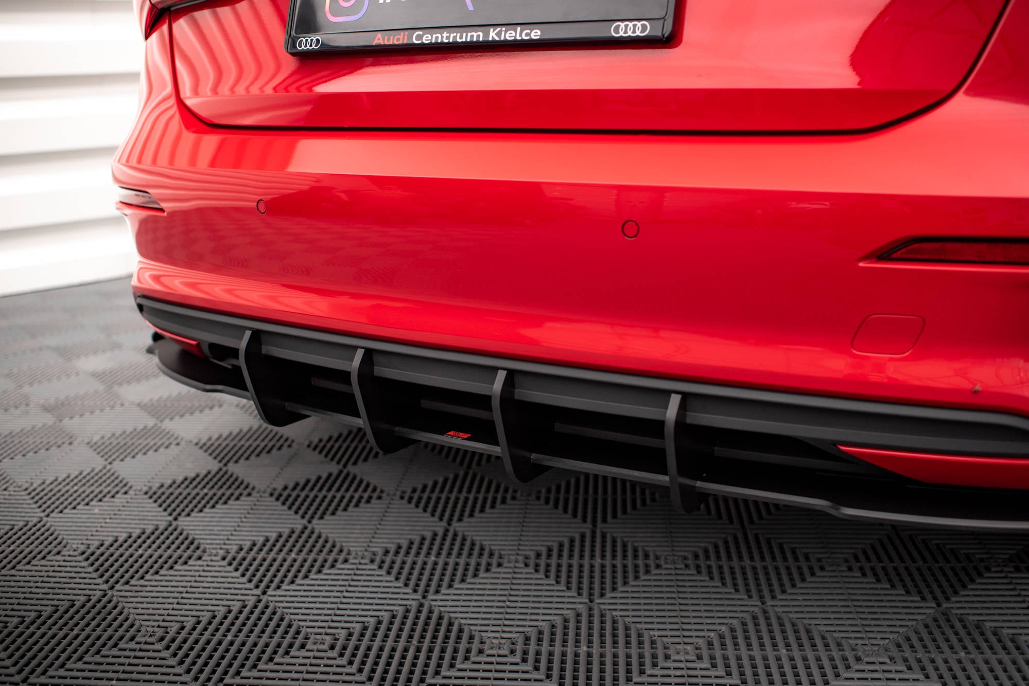 Maxton Design Robuste Racing Diffusor Heck Ansatz + Flaps passend für Audi A3 Sportback 8Y schwarz Hochglanz
