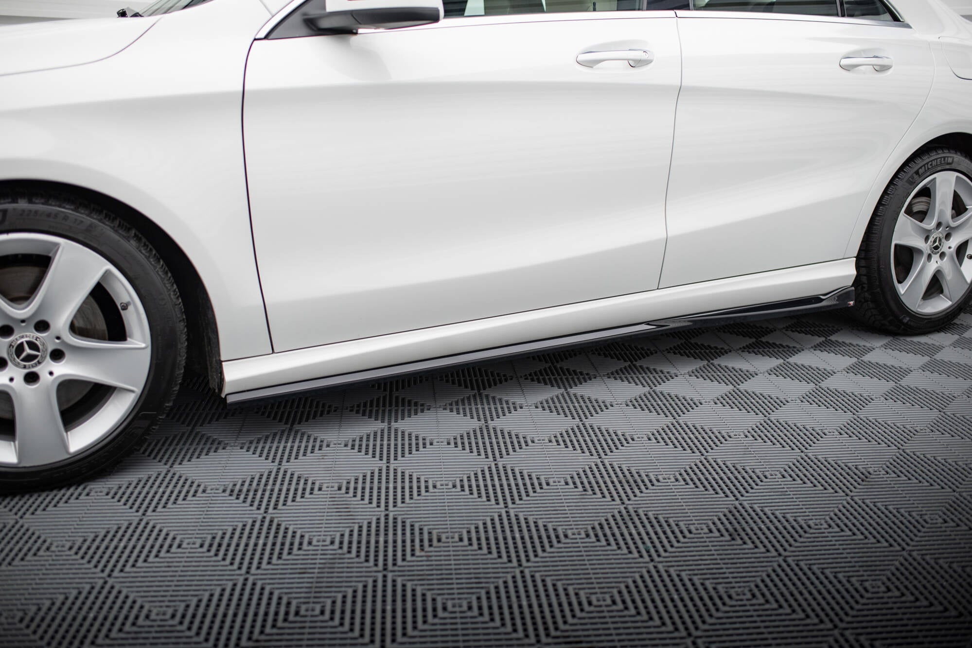 Maxton Design Street+ Seitenschweller Leisten passend für Mercedes-Benz CLA C117 Facelift schwarz Hochglanz