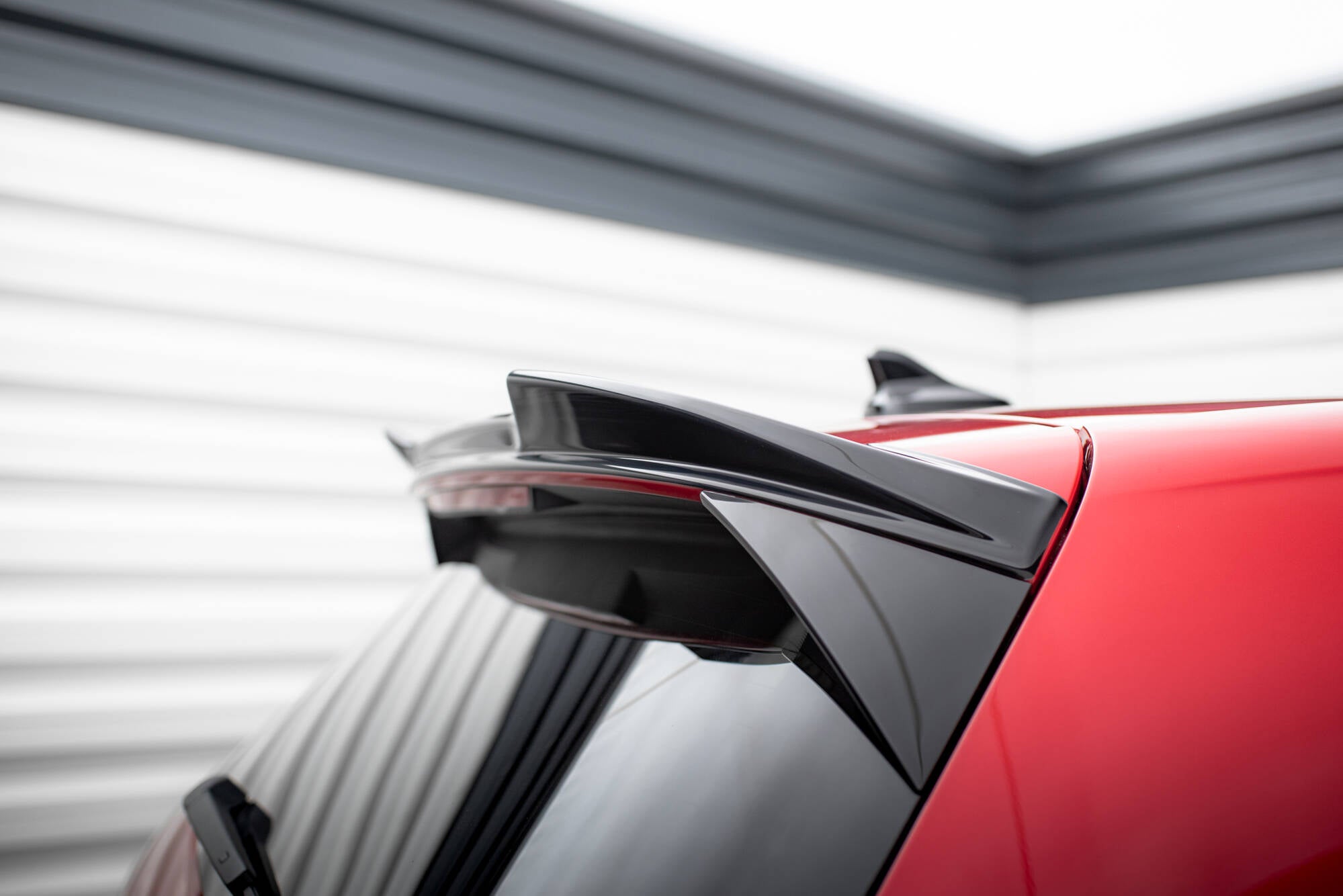 Maxton Design Spoiler CAP 3D passend für VW Golf GTI / GTE / GTD / R-Line / R Mk8 schwarz Hochglanz