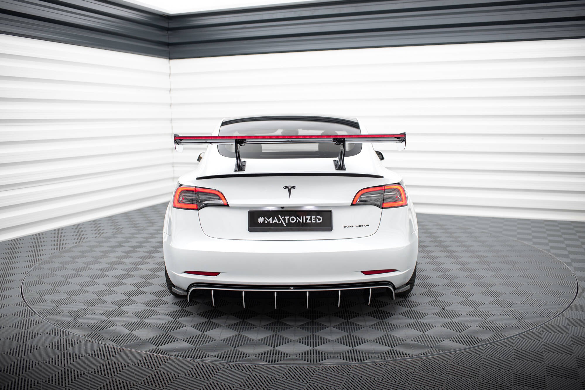 Maxton Design Carbon Spoiler + LED Tesla Model 3 für Tesla Model 3 Mk1