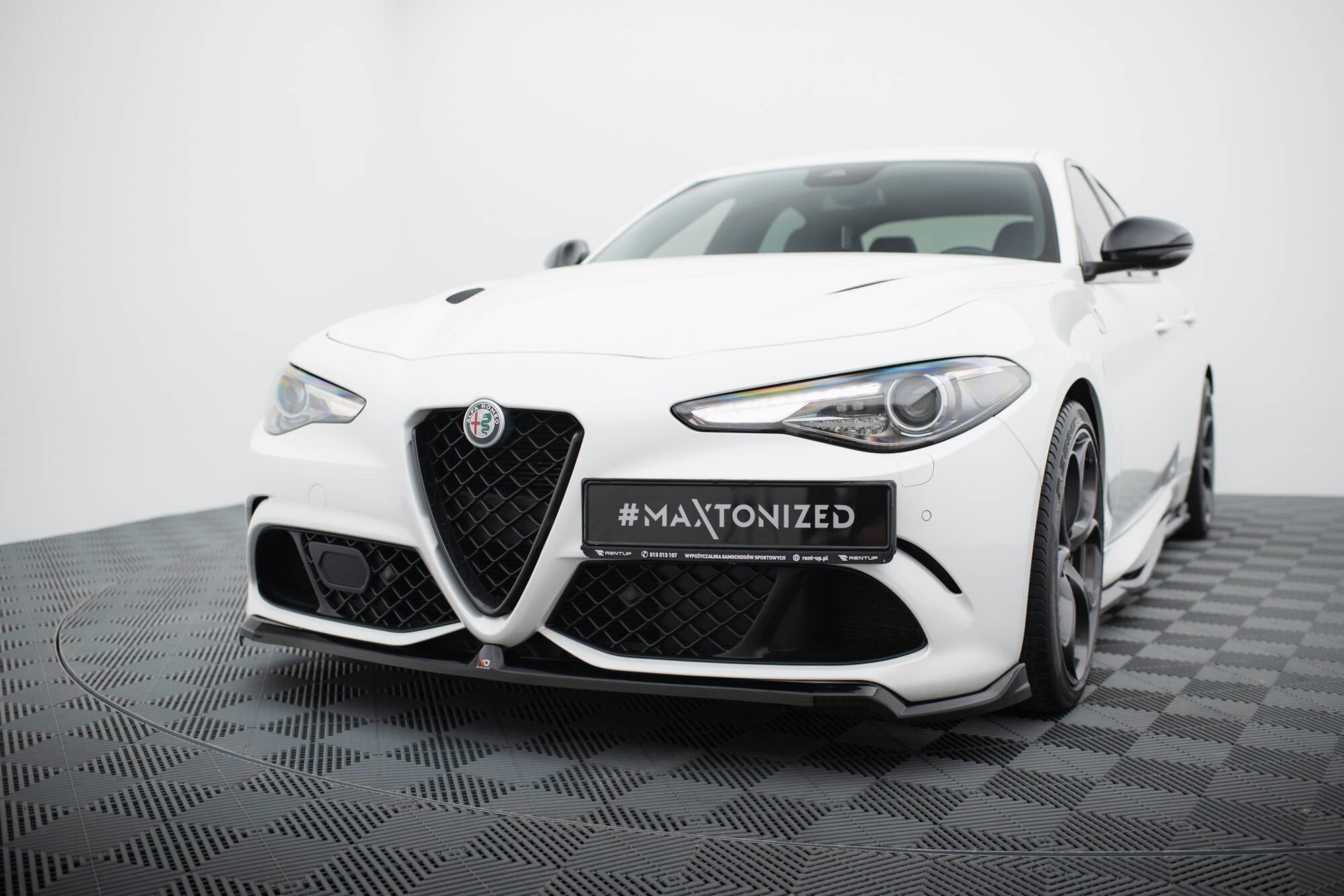 Maxton Design Street+ Spoilerlippe Front Ansatz passend für Alfa Romeo Giulia Quadrifoglio schwarz Hochglanz