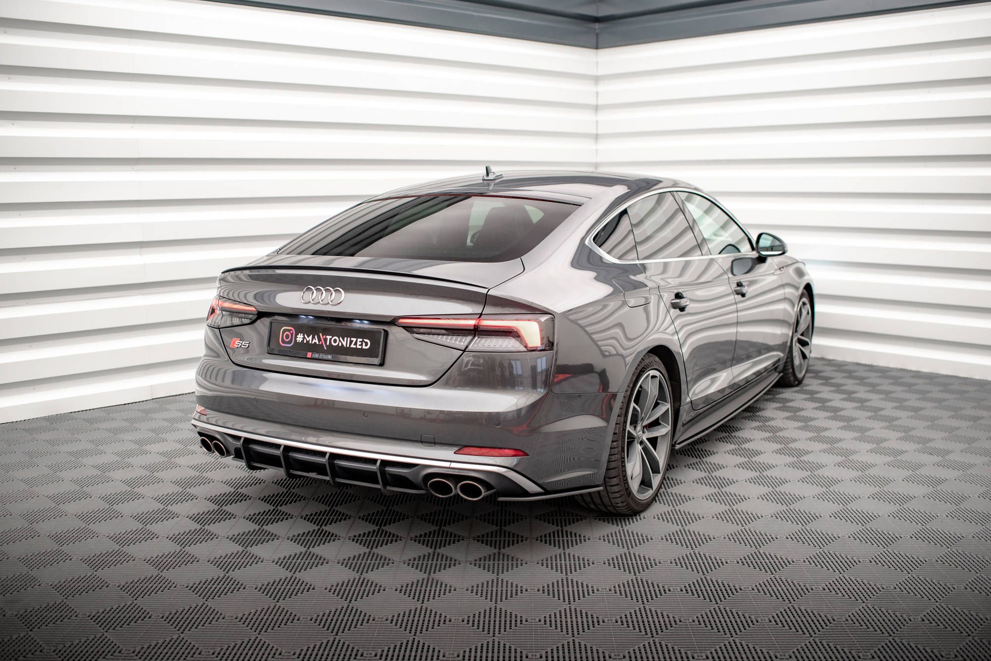 Maxton Design Street Pro Heckschürze passend für Audi S5 Coupe / Sportback F5