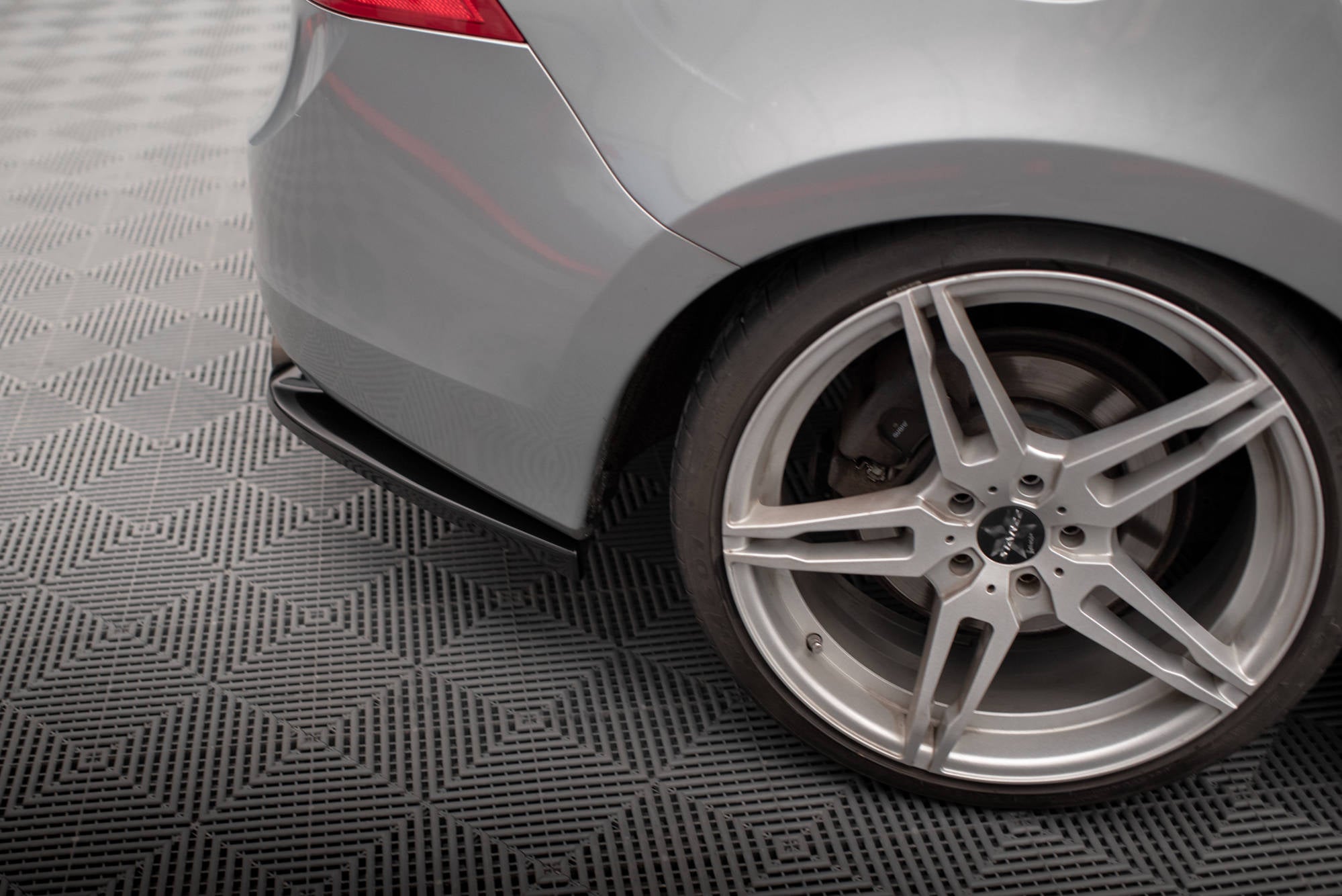 Maxton Design Heck Ansatz Flaps Diffusor passend für Volvo S60 Mk2 schwarz Hochglanz