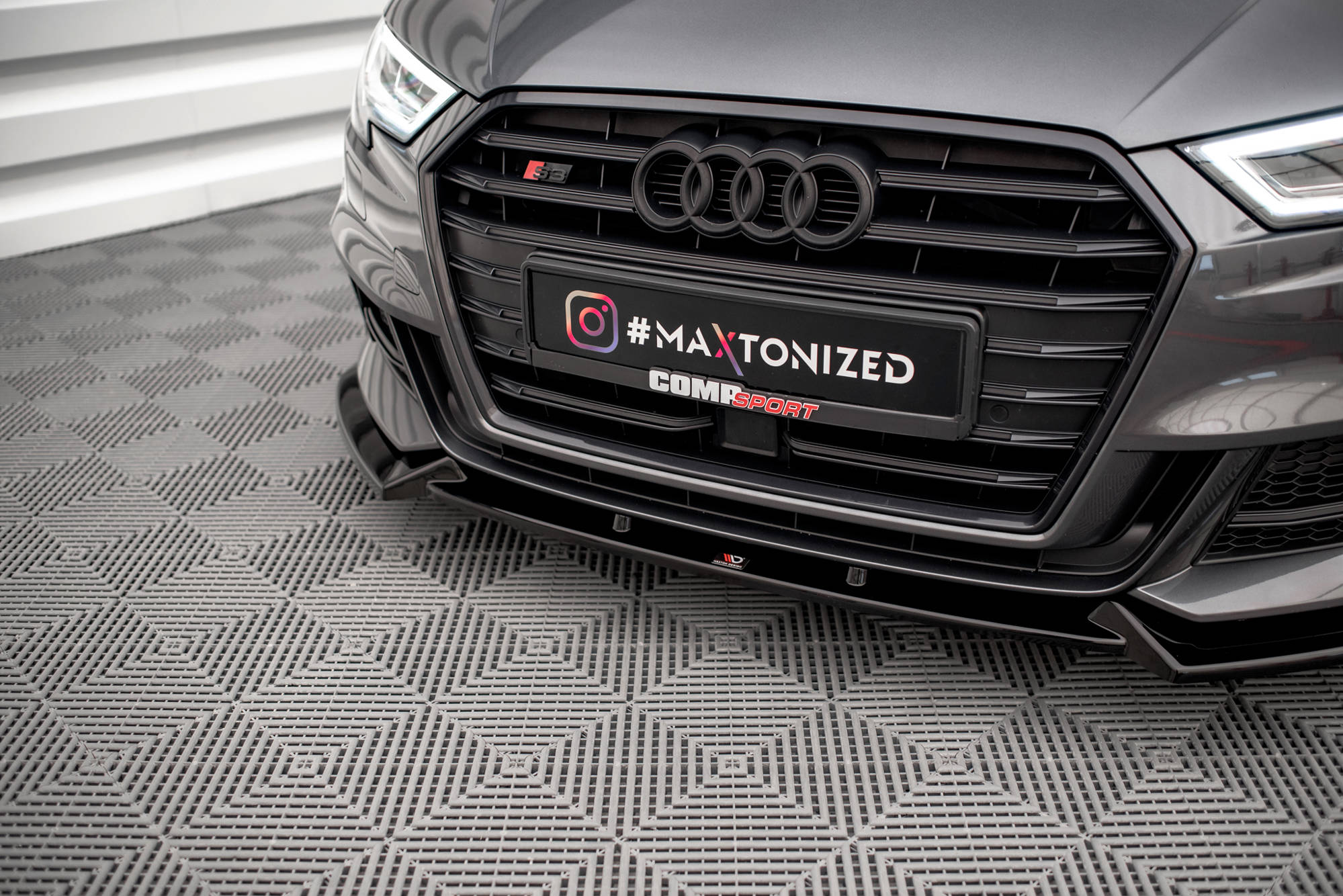 Maxton Design Street+ Spoilerlippe Front Ansatz V.1 passend für Audi S3 / A3 S-Line Sportback 8V Facelift schwarz Hochglanz