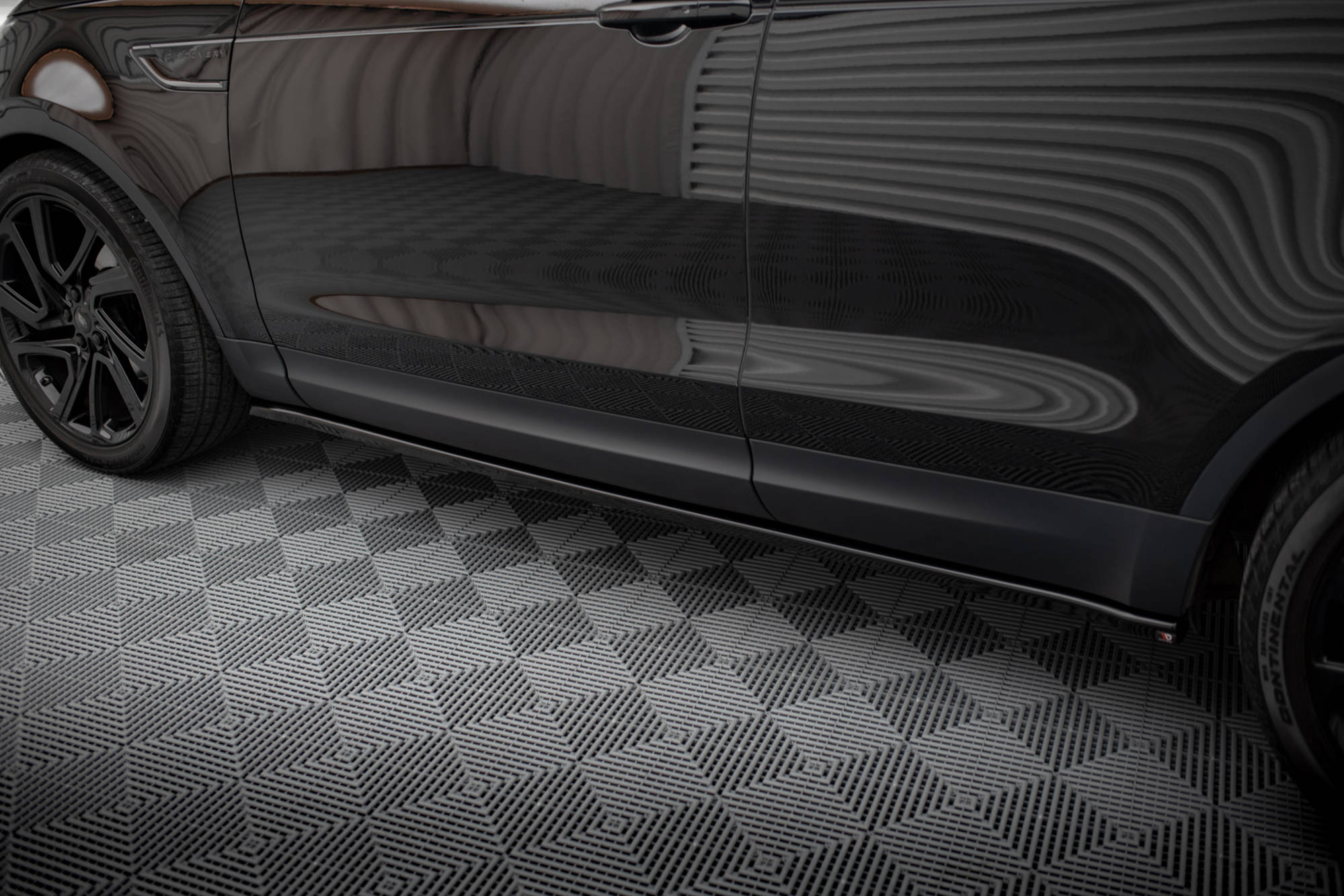Maxton Design Street+ Seitenschweller Leisten passend für Land Rover Discovery HSE Mk5 schwarz Hochglanz