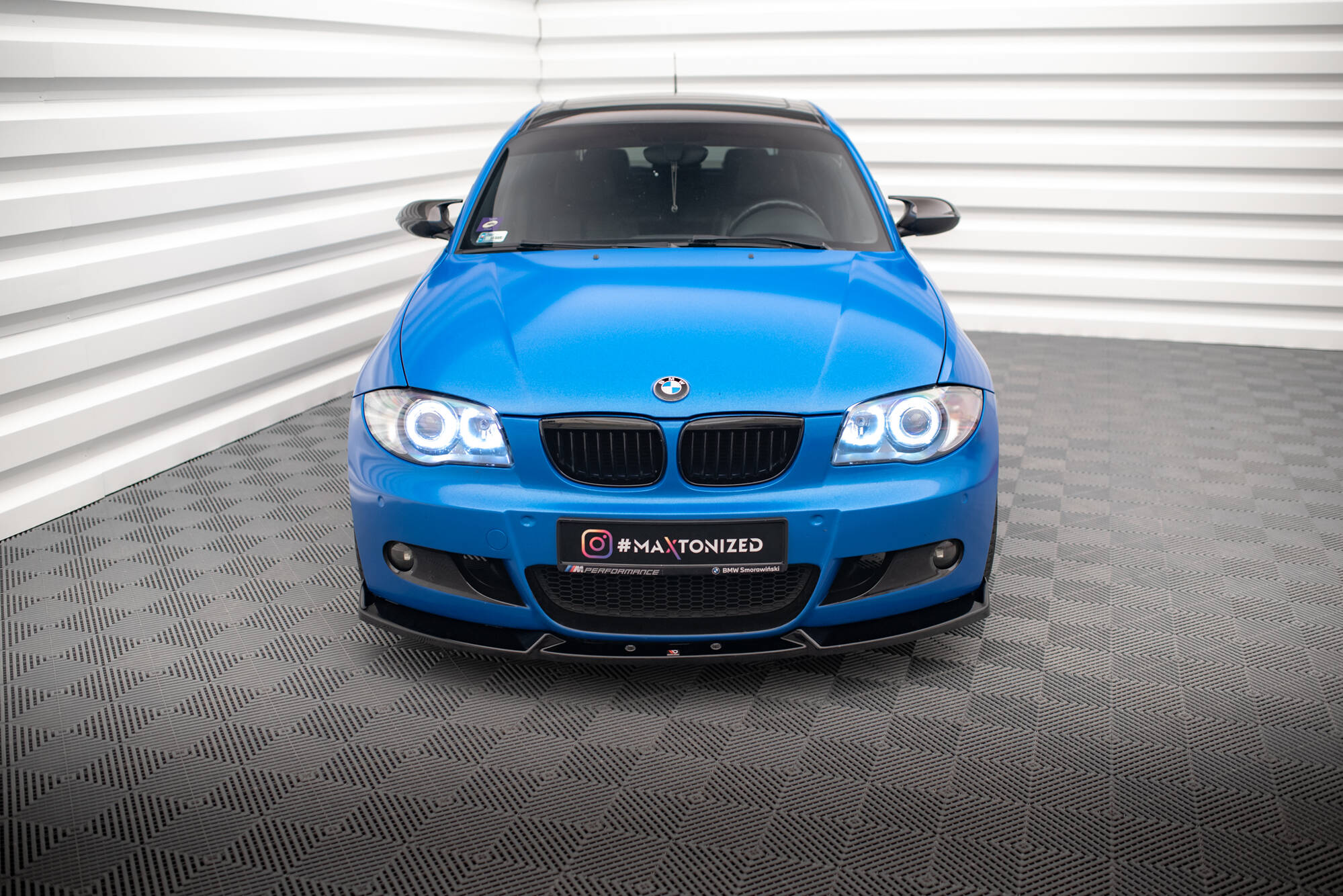 Maxton Design Street+ Spoilerlippe Front Ansatz V.2 passend für BMW 1er M-Paket E87 / E81 Facelift schwarz Hochglanz