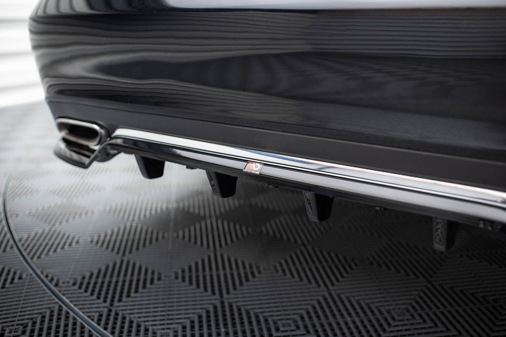 Maxton Design Street+ Mittlerer Diffusor RACE passend für Mercedes-Benz E W212 Facelift schwarz Hochglanz