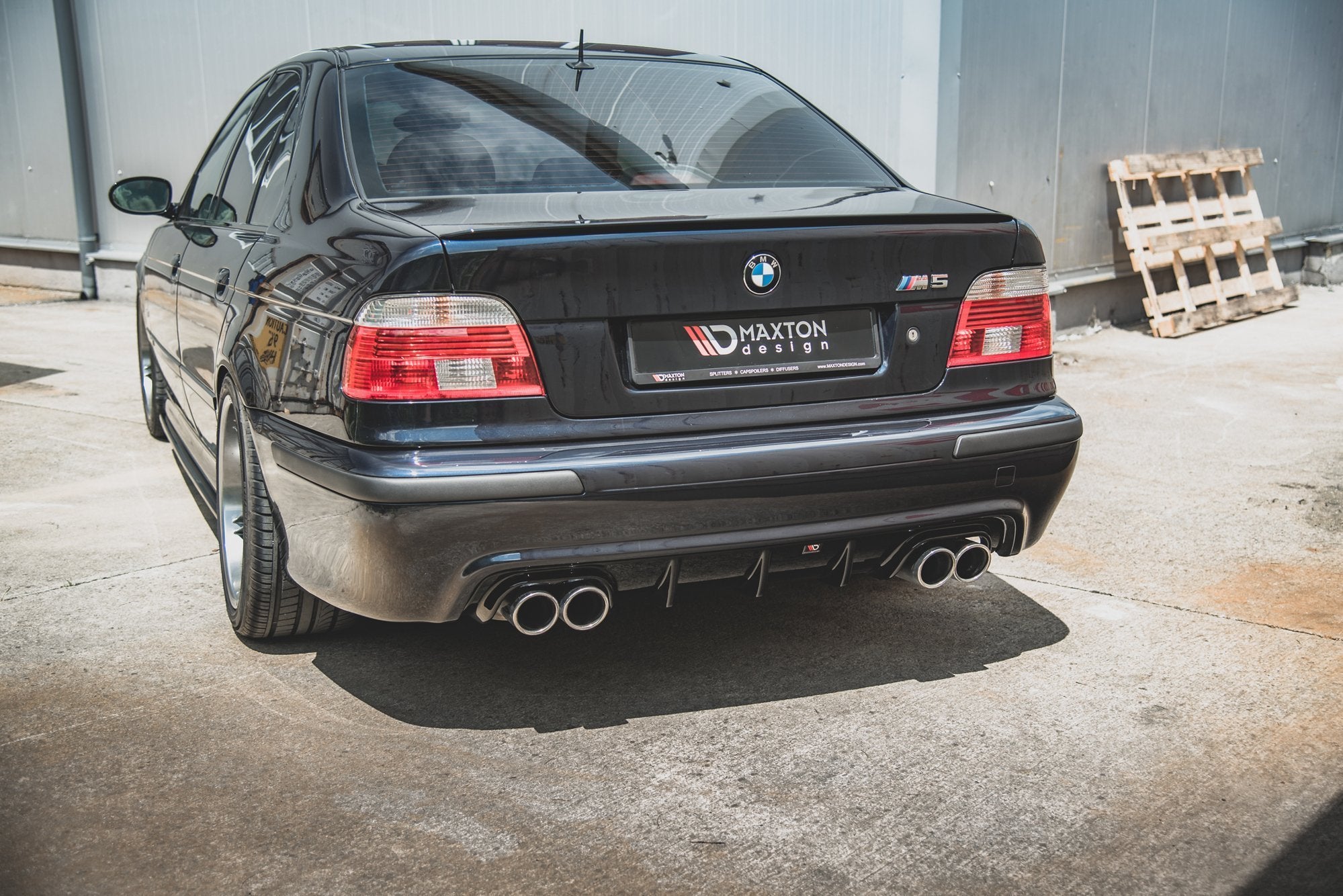 Maxton Design Diffusor Heck Ansatz passend für BMW M5 / 5 M-Paket E39 schwarz Hochglanz