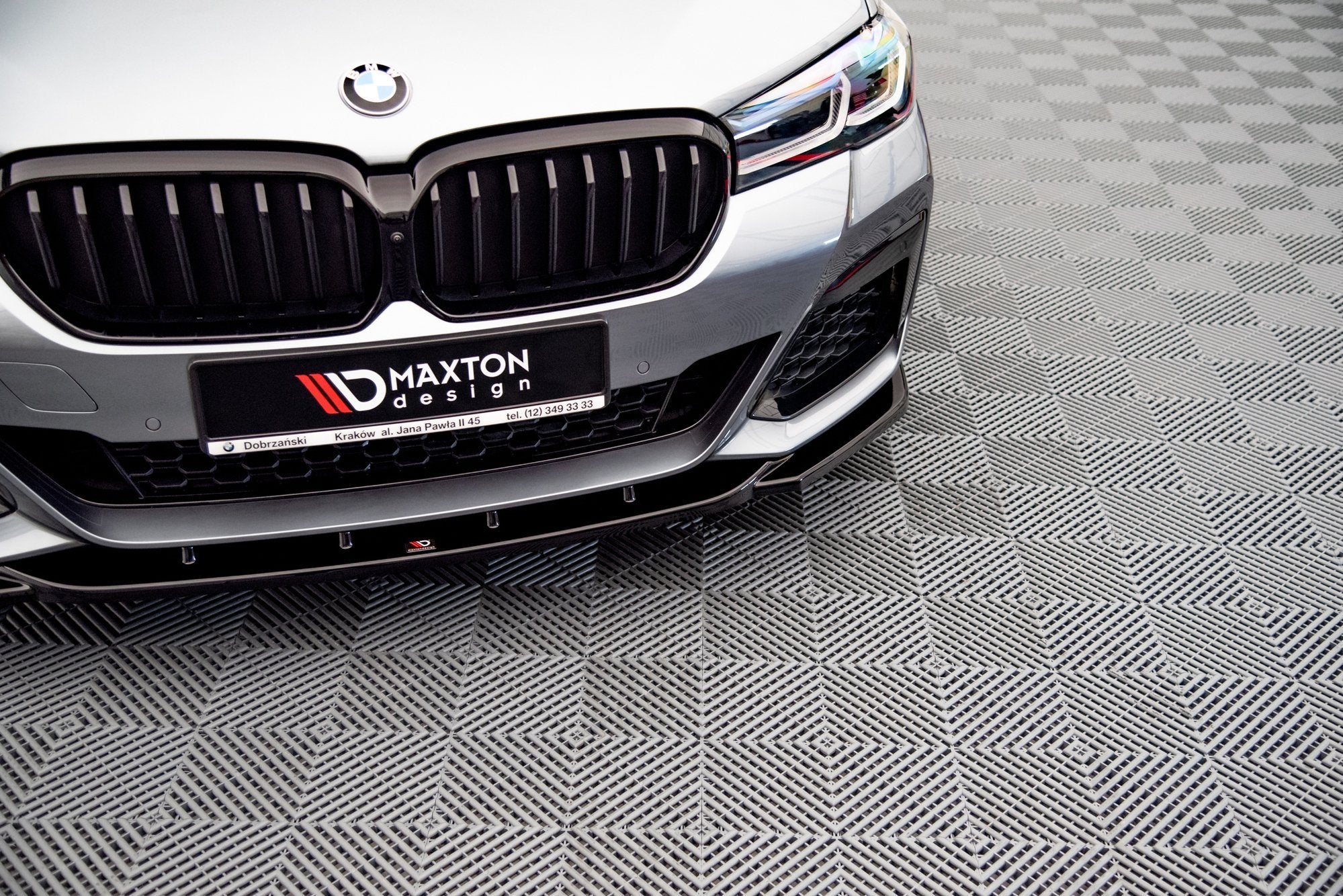 Maxton Design Street+ Spoilerlippe Front Ansatz V.2 passend für BMW 5er M-Paket / M550i / M550d Limousine / Touring G30 / G31 Facelift schwarz Hochglanz