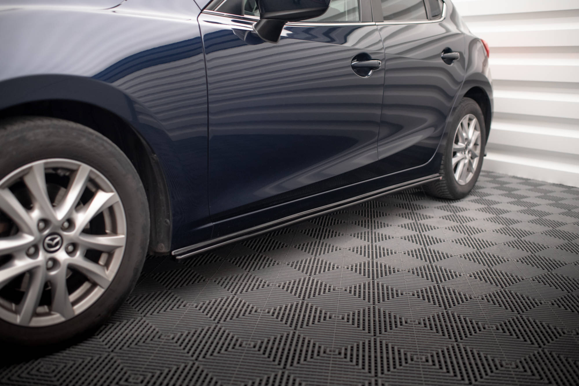 Maxton Design Street+ Seitenschweller Leisten passend für Mazda 3 BN (Mk3) schwarz Hochglanz