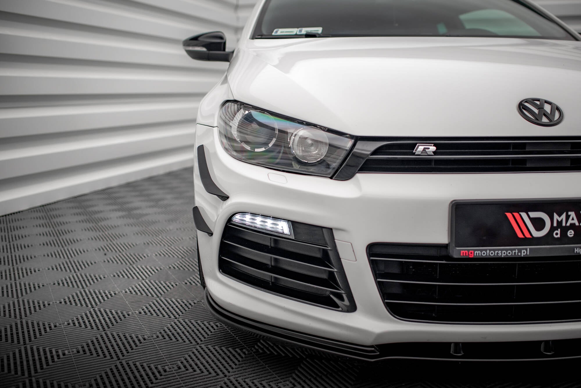 Maxton Design Stoßstangen Flaps Wings vorne Canards passend für VW Scirocco R Mk3