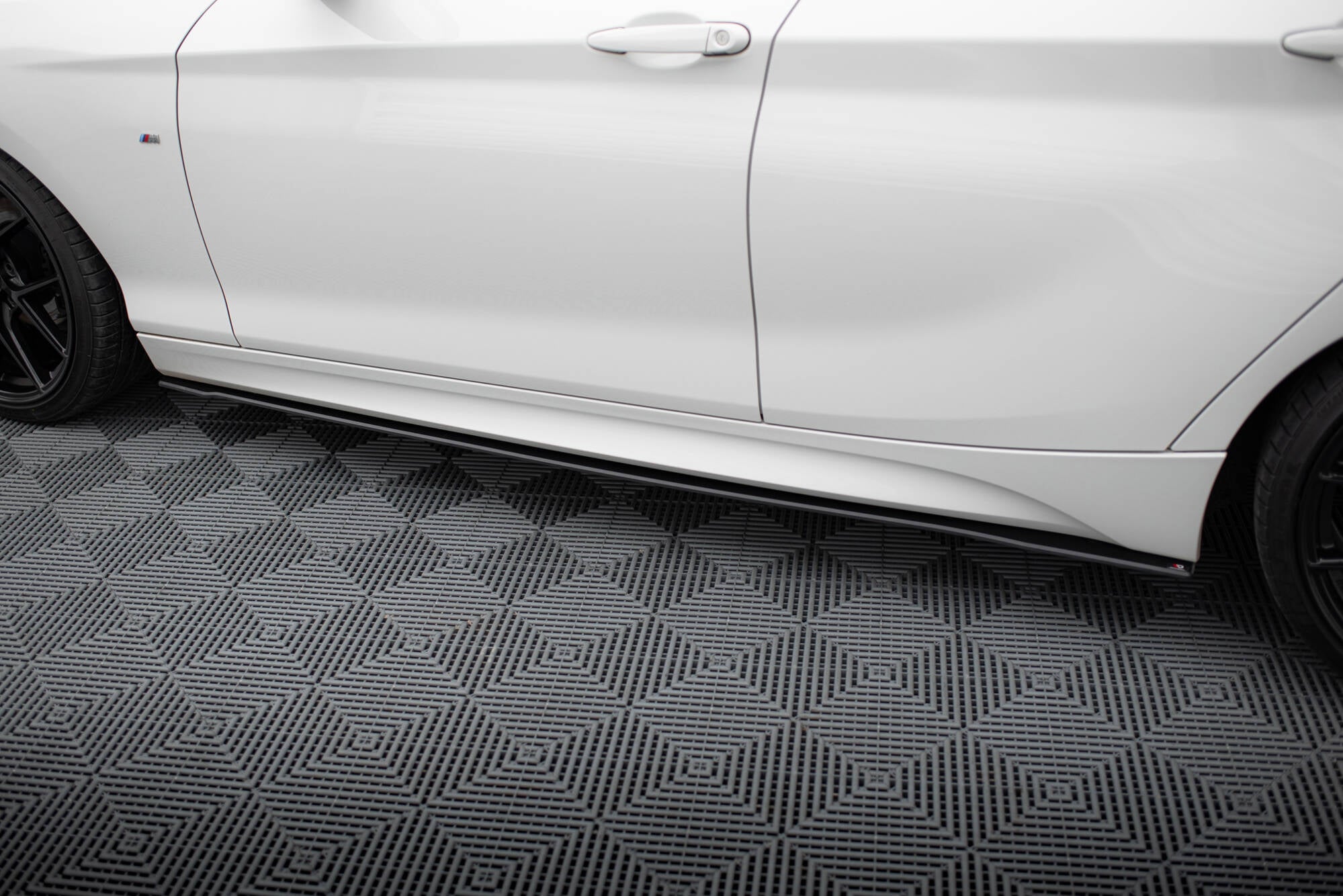 Maxton Design Street Pro Street+ Seitenschweller Leisten V.2 passend für BMW 1er F20 M135i / M140i / M-Paket