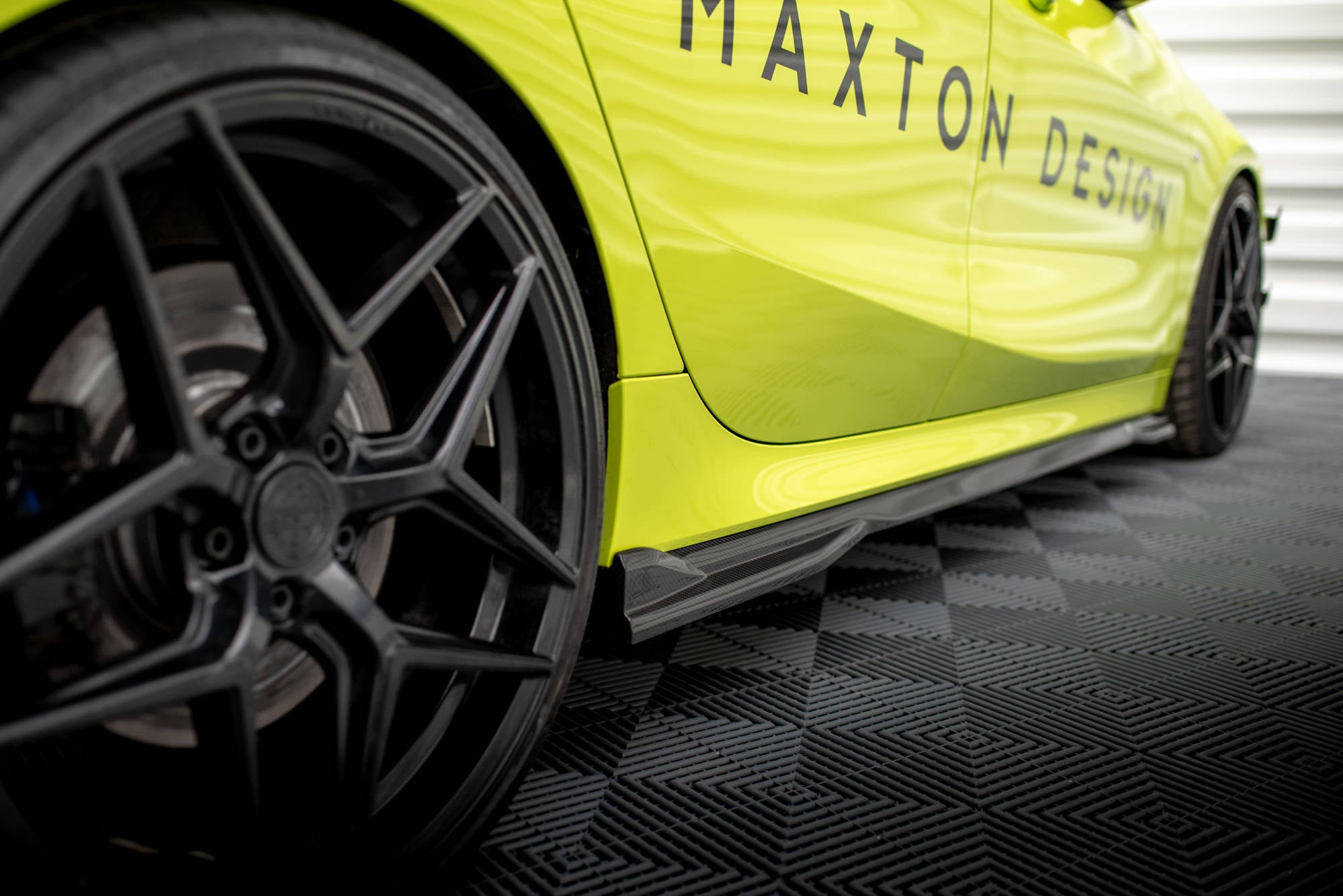 Maxton Design Carbon Fiber Seitenschweller Prepreg BMW 1er M-Paket/ M135i / 128ti F40 für BMW 1er F40