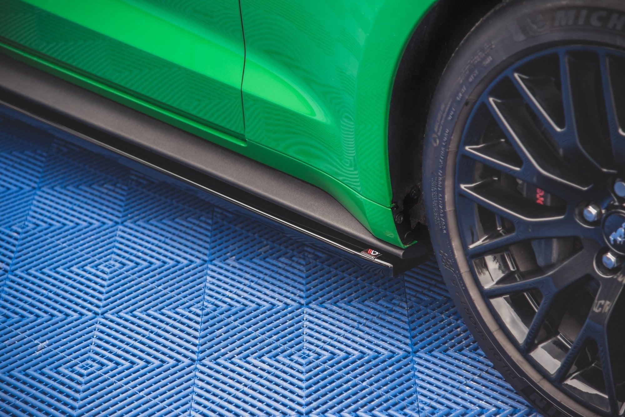Maxton Design Street+ Seitenschweller Leisten + Flaps passend für Ford Mustang GT Mk6 Facelift