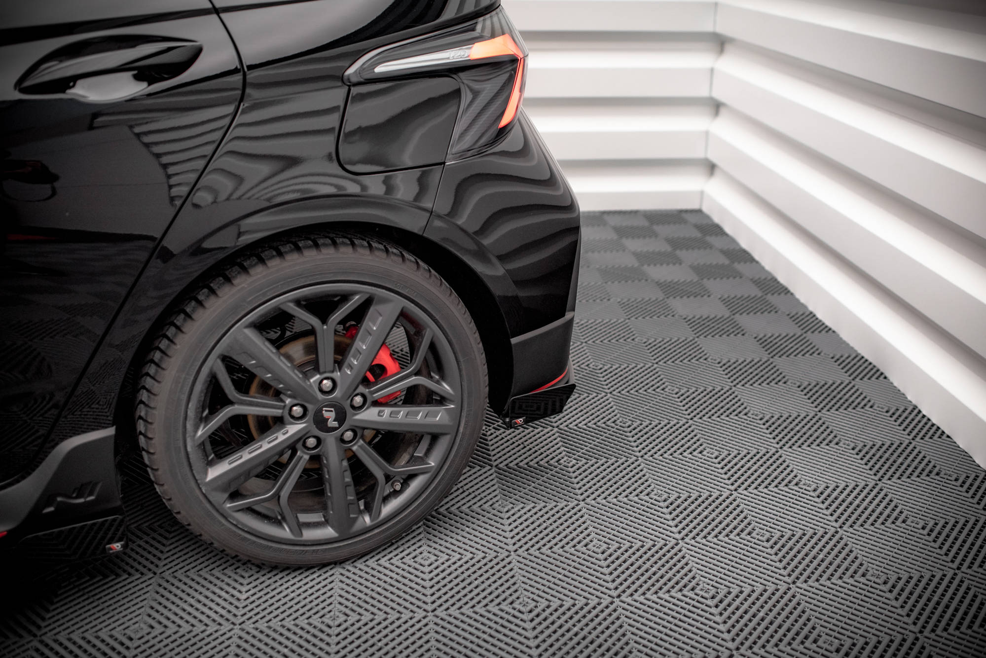 Maxton Design Street Pro Heck Ansatz Flaps Diffusor + Flaps passend für Hyundai I20 N Mk3 schwarz Hochglanz