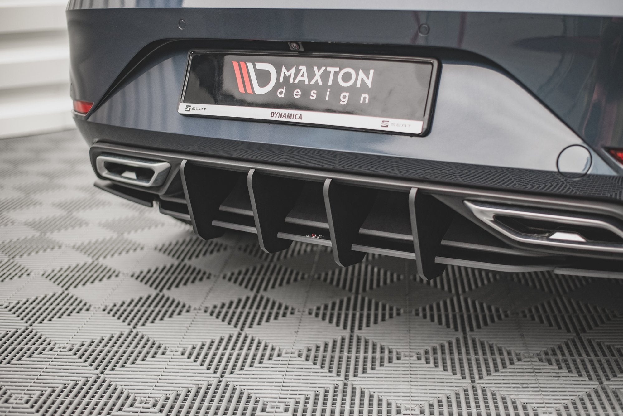 Maxton Design Street Pro Heckschürze passend für Seat Leon FR Hatchback Mk4