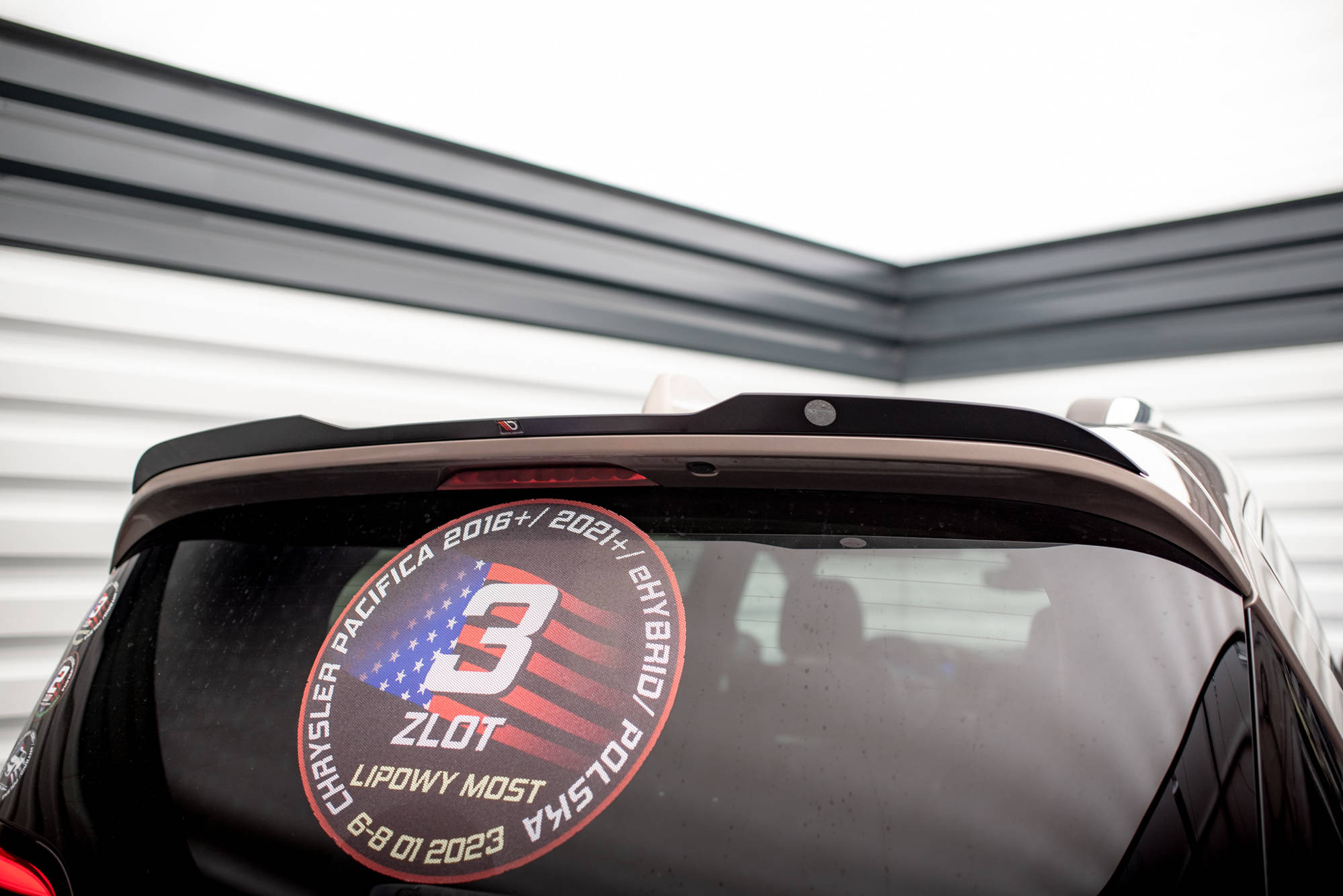 Maxton Design Spoiler CAP passend für Chrysler Pacifica Mk2 schwarz Hochglanz