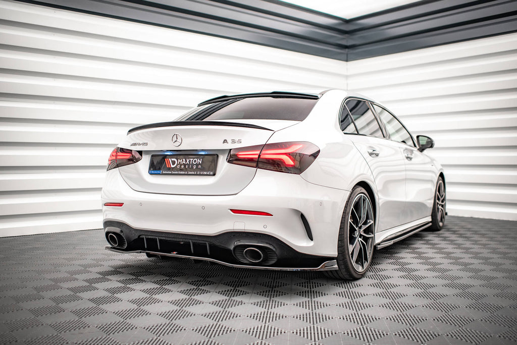 Maxton Design Street+ Mittlerer Diffusor RACE V.2 passend für Mercedes A 35 AMG Limousine V177 schwarz Hochglanz