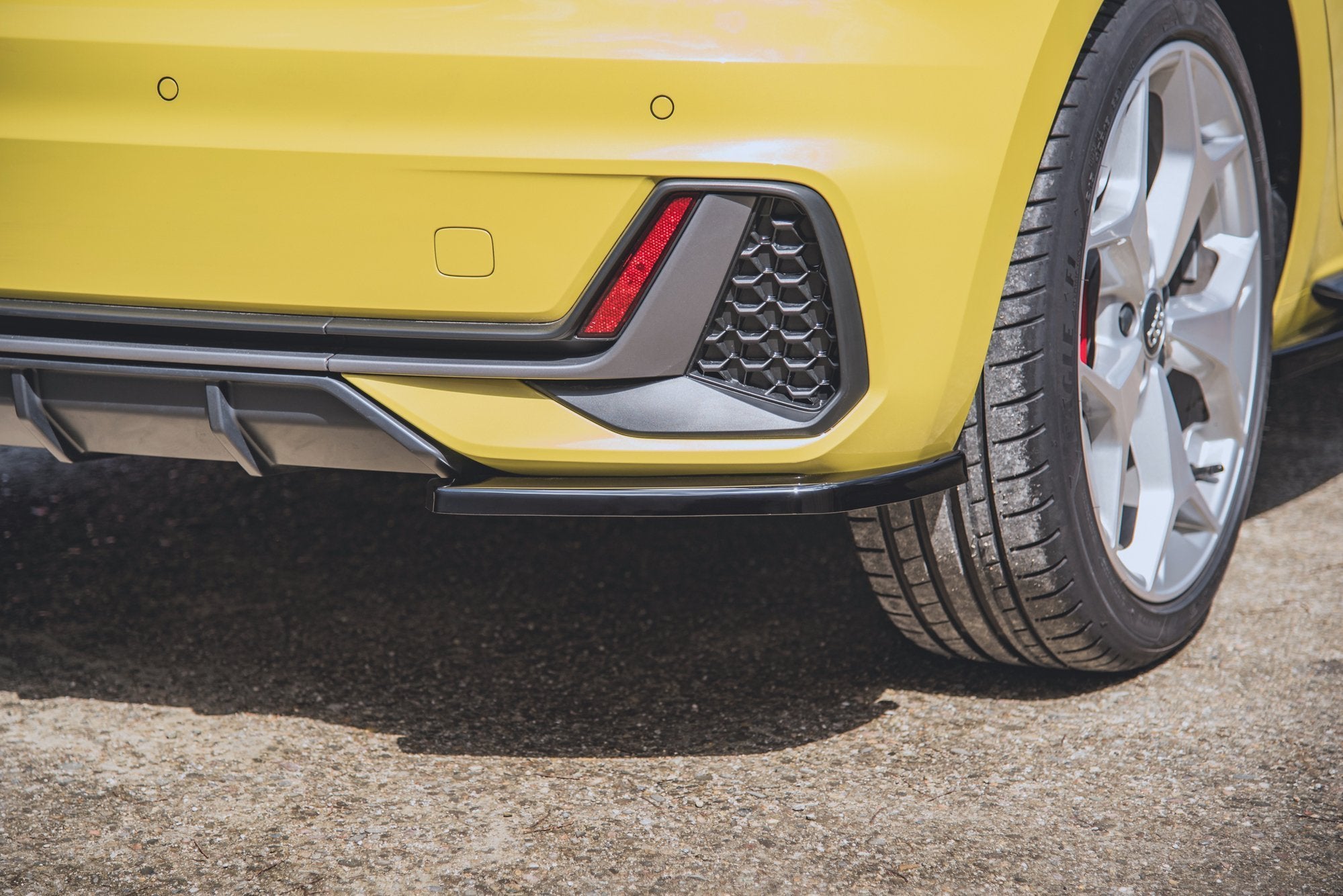 Maxton Design Heck Ansatz Flaps Diffusor passend für Audi A1 S-Line GB schwarz Hochglanz