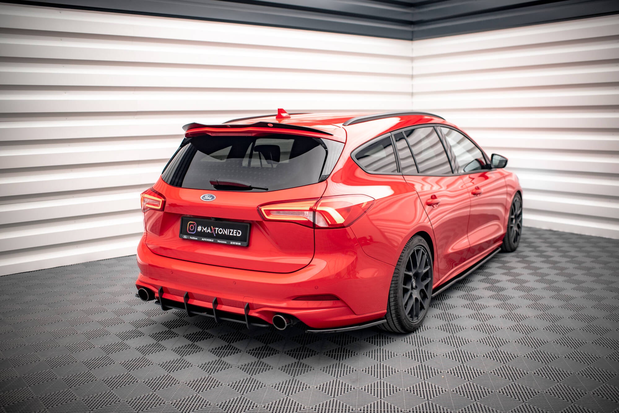 Maxton Design Street Pro Heckschürze passend für Ford Focus Kombi ST Mk4