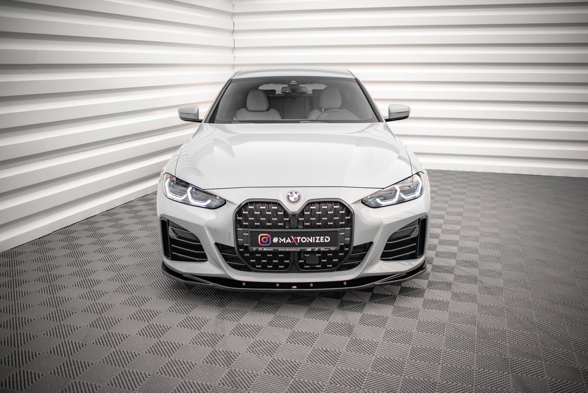 Maxton Design Street+ Spoilerlippe Front Ansatz V.3 passend für BMW 4er / i4 Gran Coupe M-Paket / M440i G26 schwarz Hochglanz