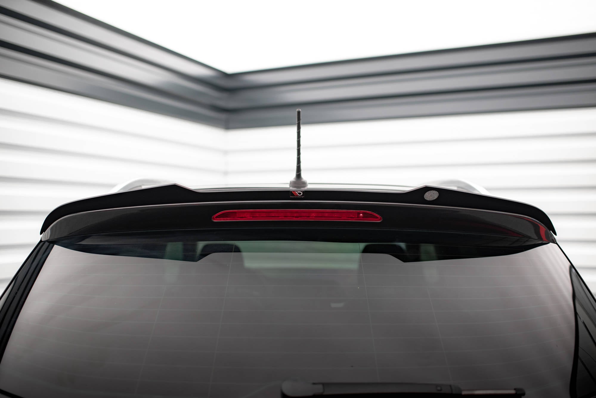 Maxton Design Spoiler CAP passend für Seat Ateca Mk1 schwarz Hochglanz