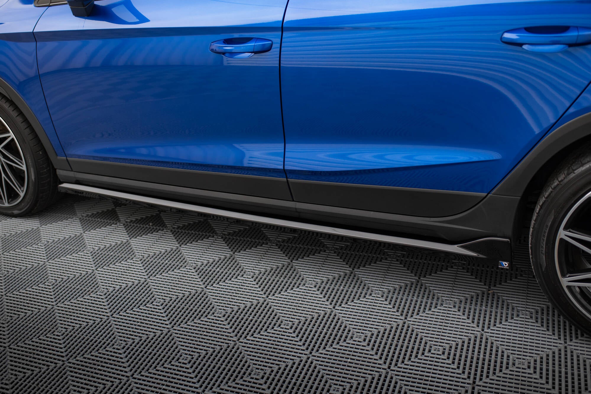 Maxton Design Street+ Seitenschweller Leisten passend für Seat Arona FR Mk1 schwarz Hochglanz