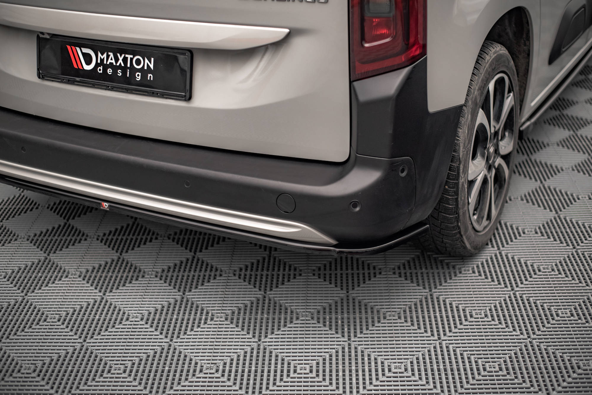 Maxton Design Heckansatz Citroen Berlingo Mk3 schwarz Hochglanz für Citroen Berlingo Mk3