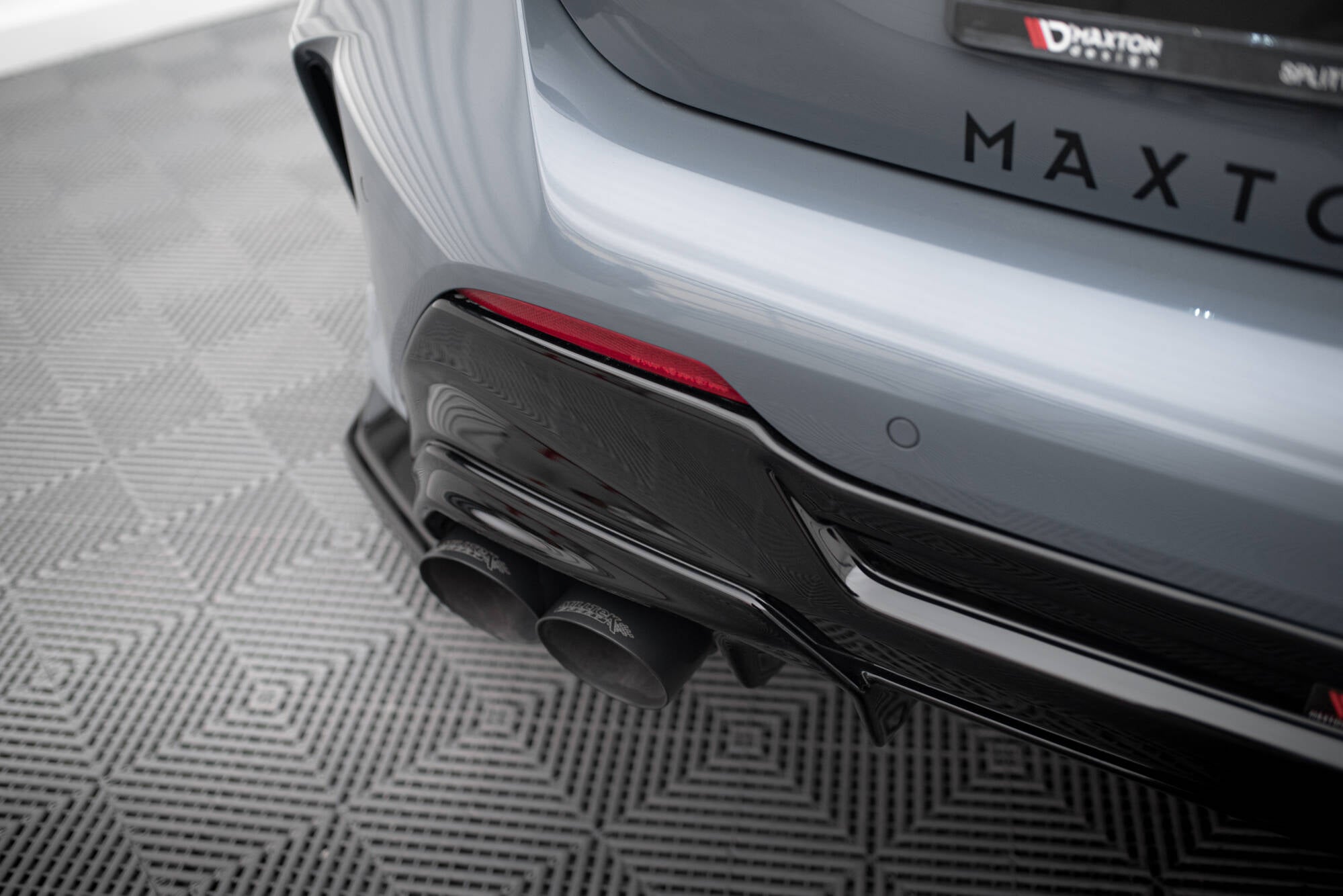 Maxton Design Diffusor Heck Ansatz V.2 passend für BMW 1er M-Paket/ M135i / 128ti F40 schwarz Hochglanz