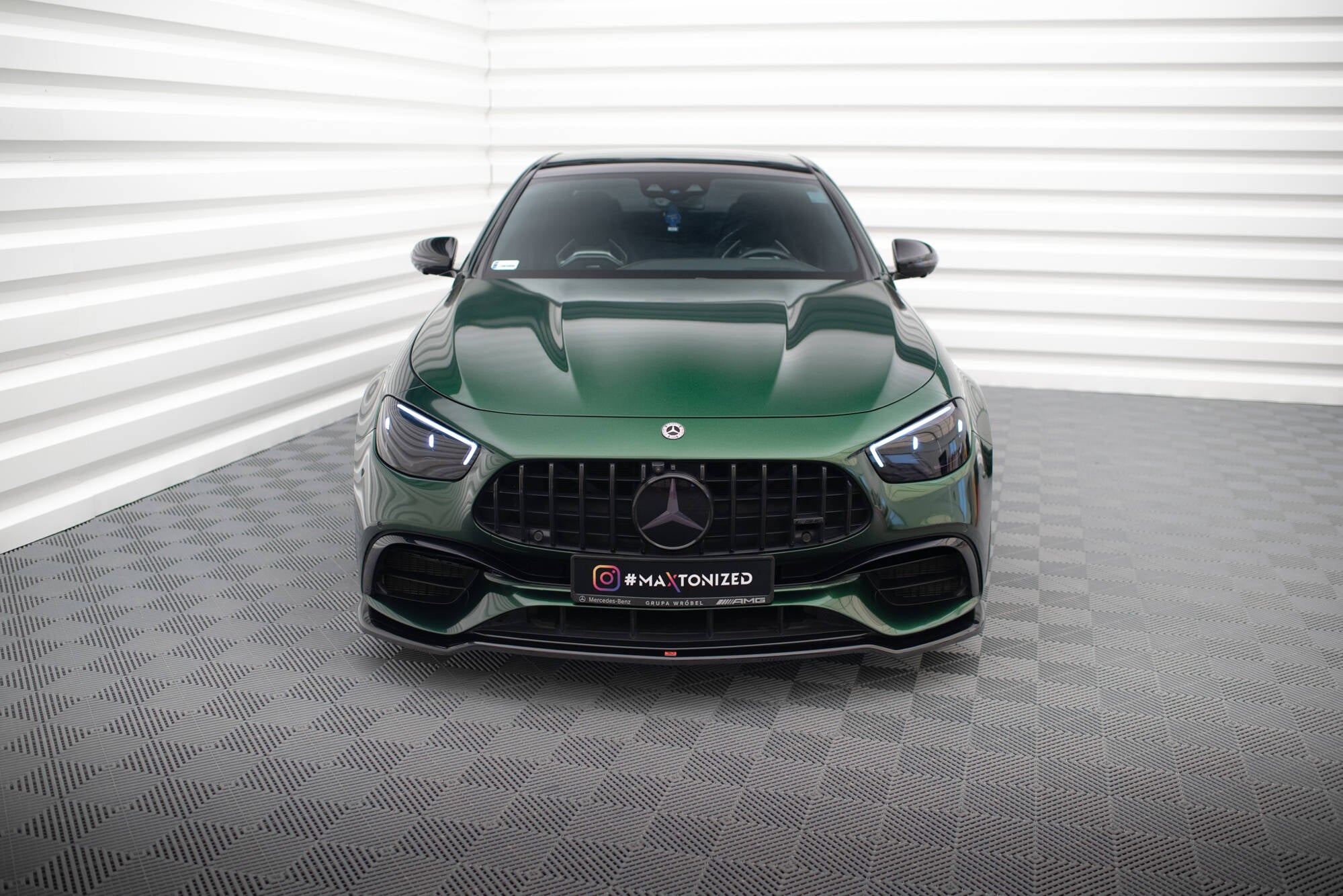 Maxton Design Street+ Spoilerlippe Front Ansatz V.1 passend für Mercedes-AMG E63 W213 Facelift schwarz Hochglanz