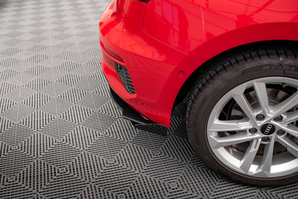 Maxton Design Hintere Seiten Flaps passend für Audi A3 Sportback 8Y schwarz Hochglanz