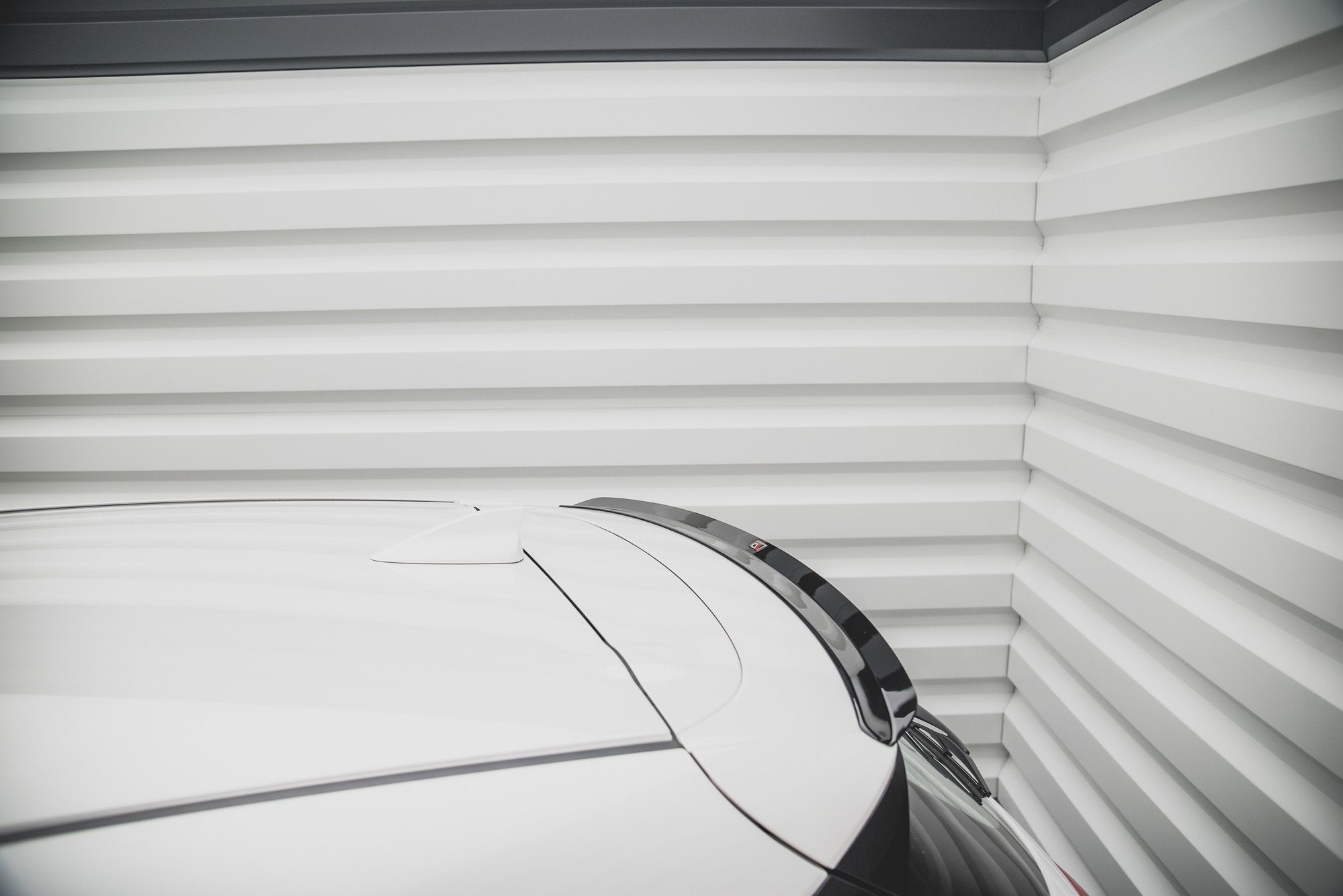 Maxton Design Spoiler CAP passend für Mazda CX-3 schwarz Hochglanz