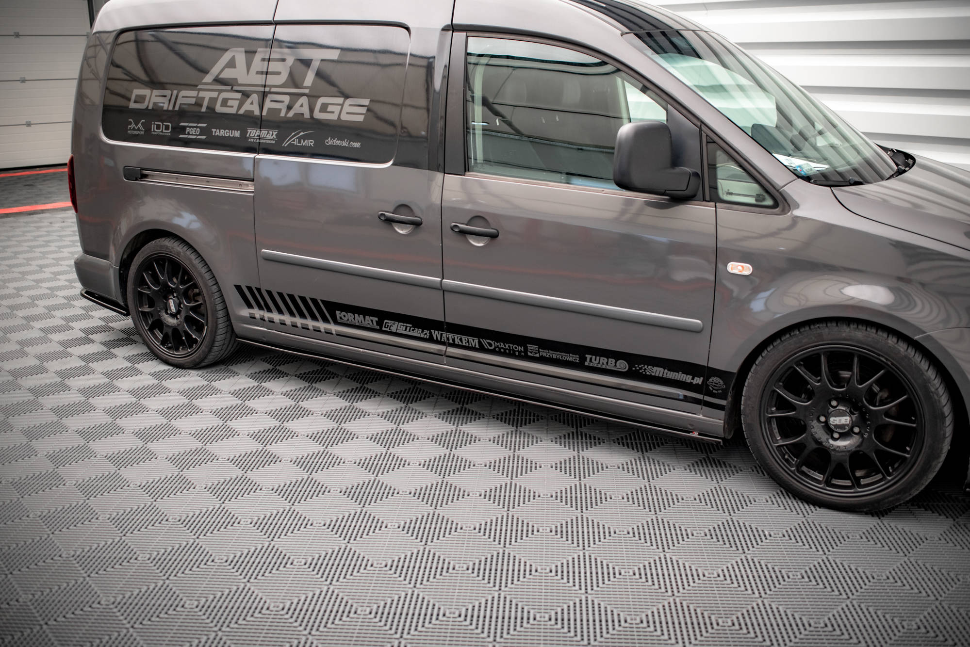 Maxton Design Street+ Seitenschweller Leisten passend für VW Caddy Long Mk3 Facelift schwarz Hochglanz