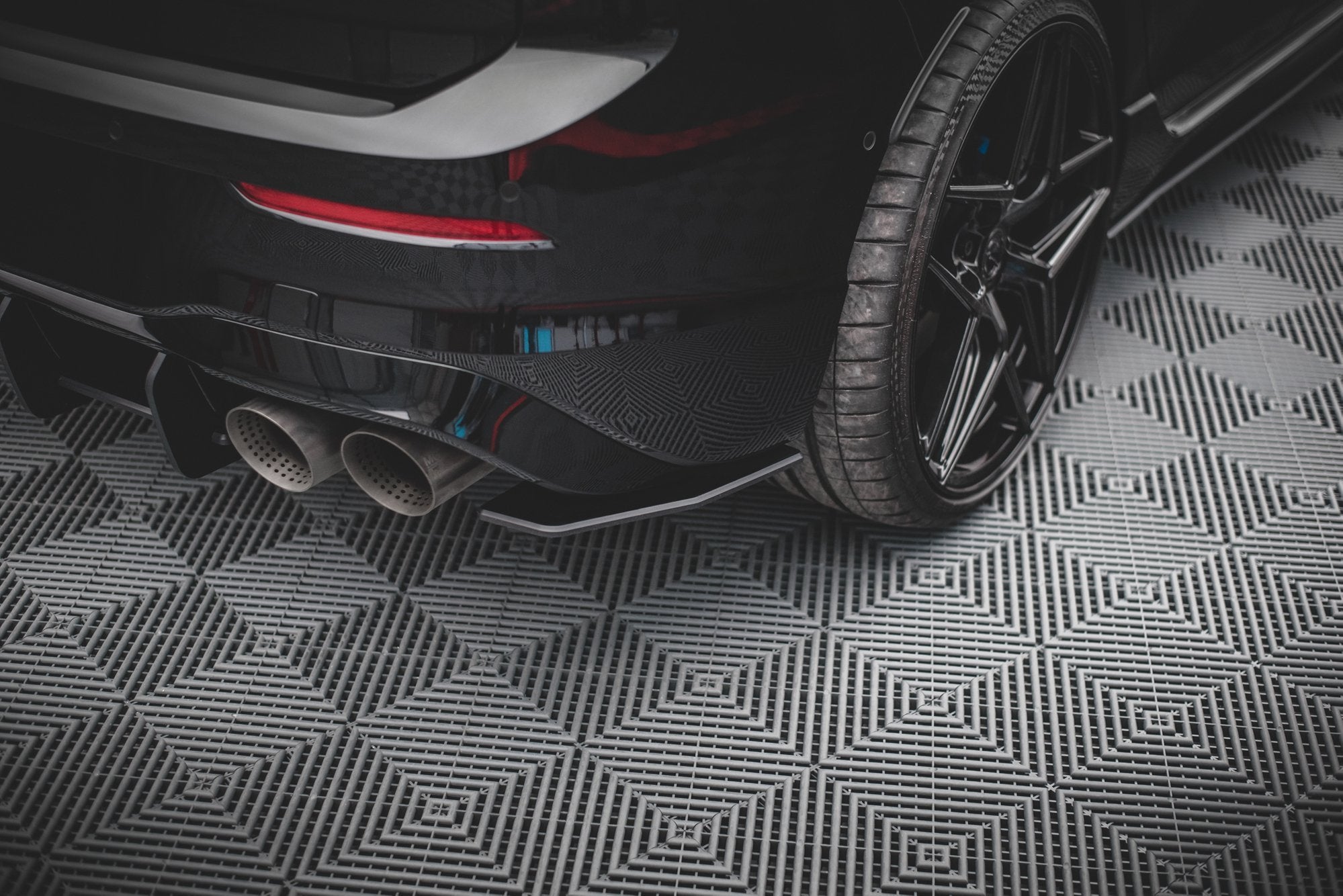 Maxton Design Street Pro Heck Ansatz Flaps Diffusor V.1 passend für VW Golf R Hatchback Mk8 / Mk8 Facelift