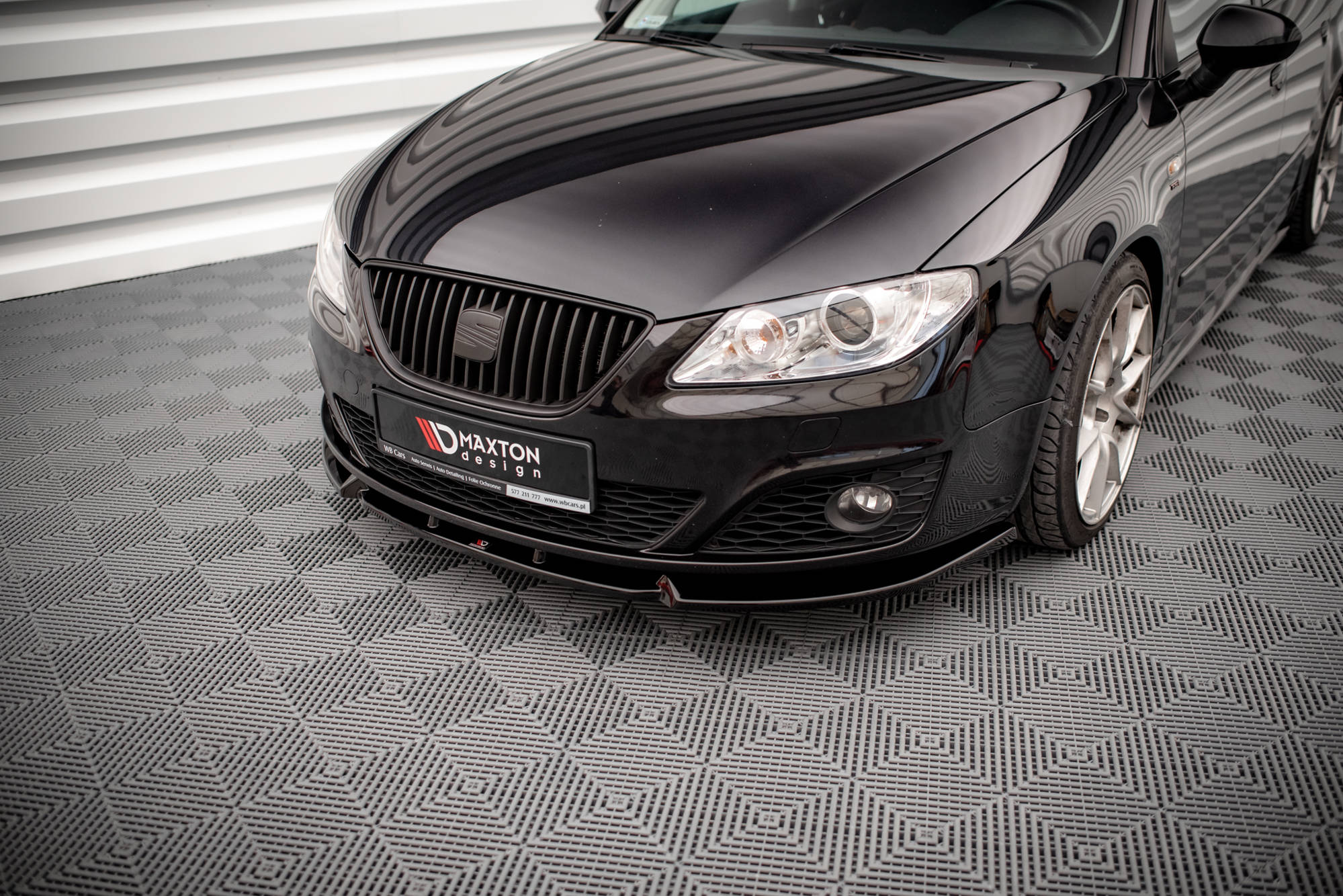 Maxton Design Street+ Spoilerlippe Front Ansatz V.1 passend für Seat Exeo schwarz Hochglanz