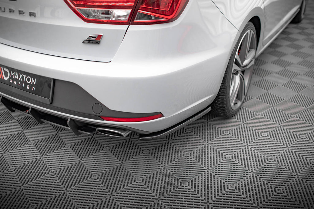 Maxton Design Heck Ansatz Flaps Diffusor V.1 passend für Seat Leon Cupra Sportstourer Mk3 schwarz Hochglanz