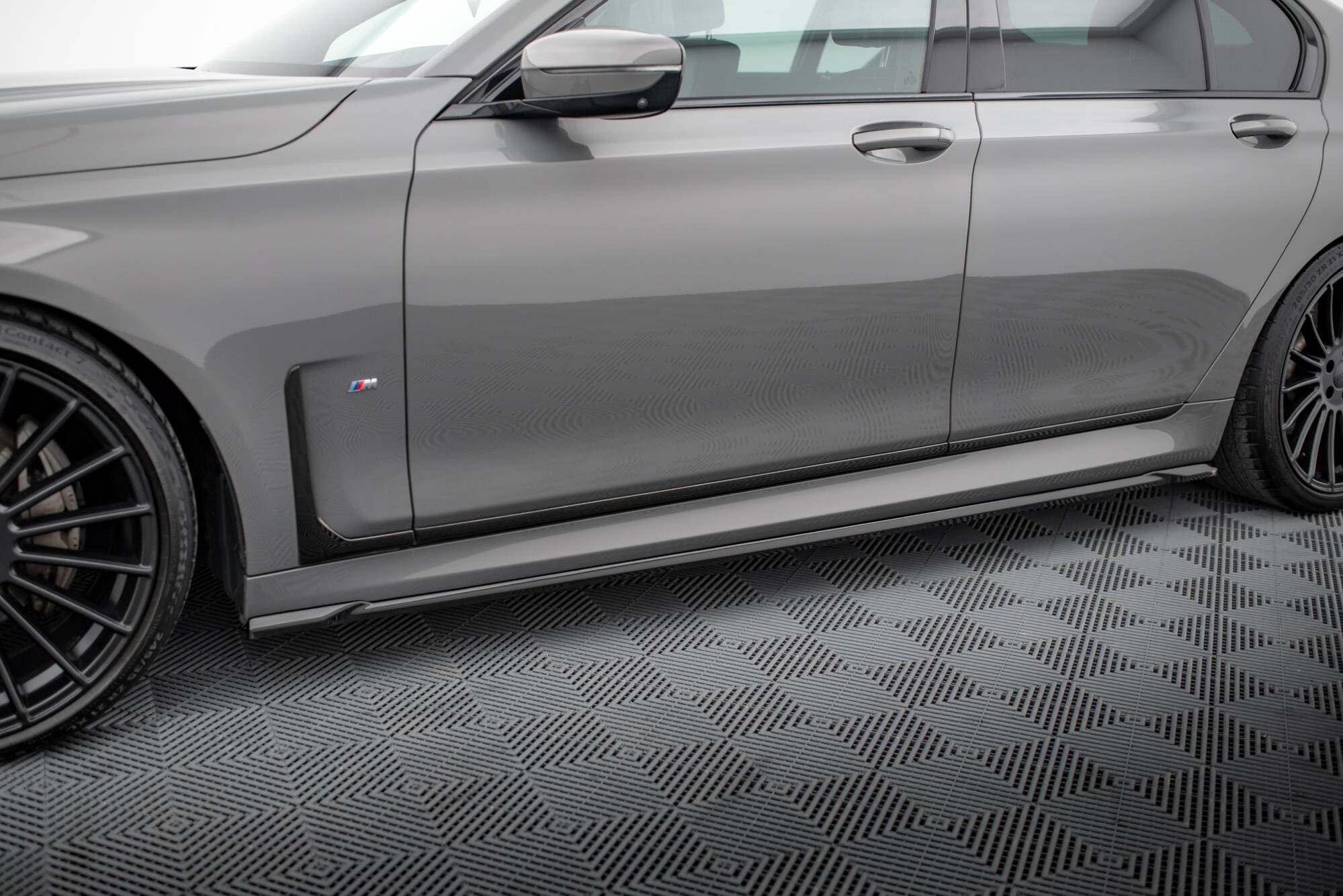 Maxton Design Street+ Seitenschweller Leisten V.2 passend für BMW 7 M-Paket G11 schwarz Hochglanz