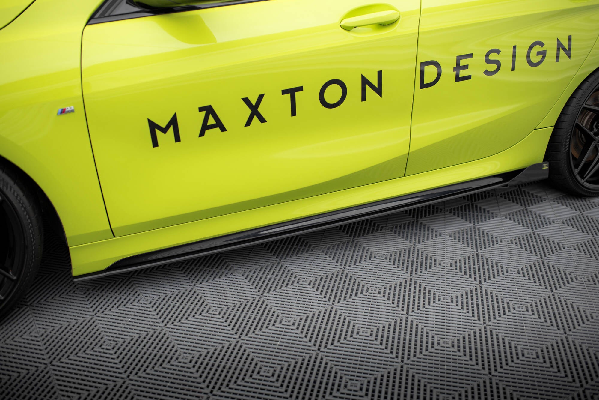 Maxton Design Street Pro Street+ Seitenschweller Leisten + Flaps passend für BMW 1er M-Paket / M135i / 128ti F40 schwarz Hochglanz