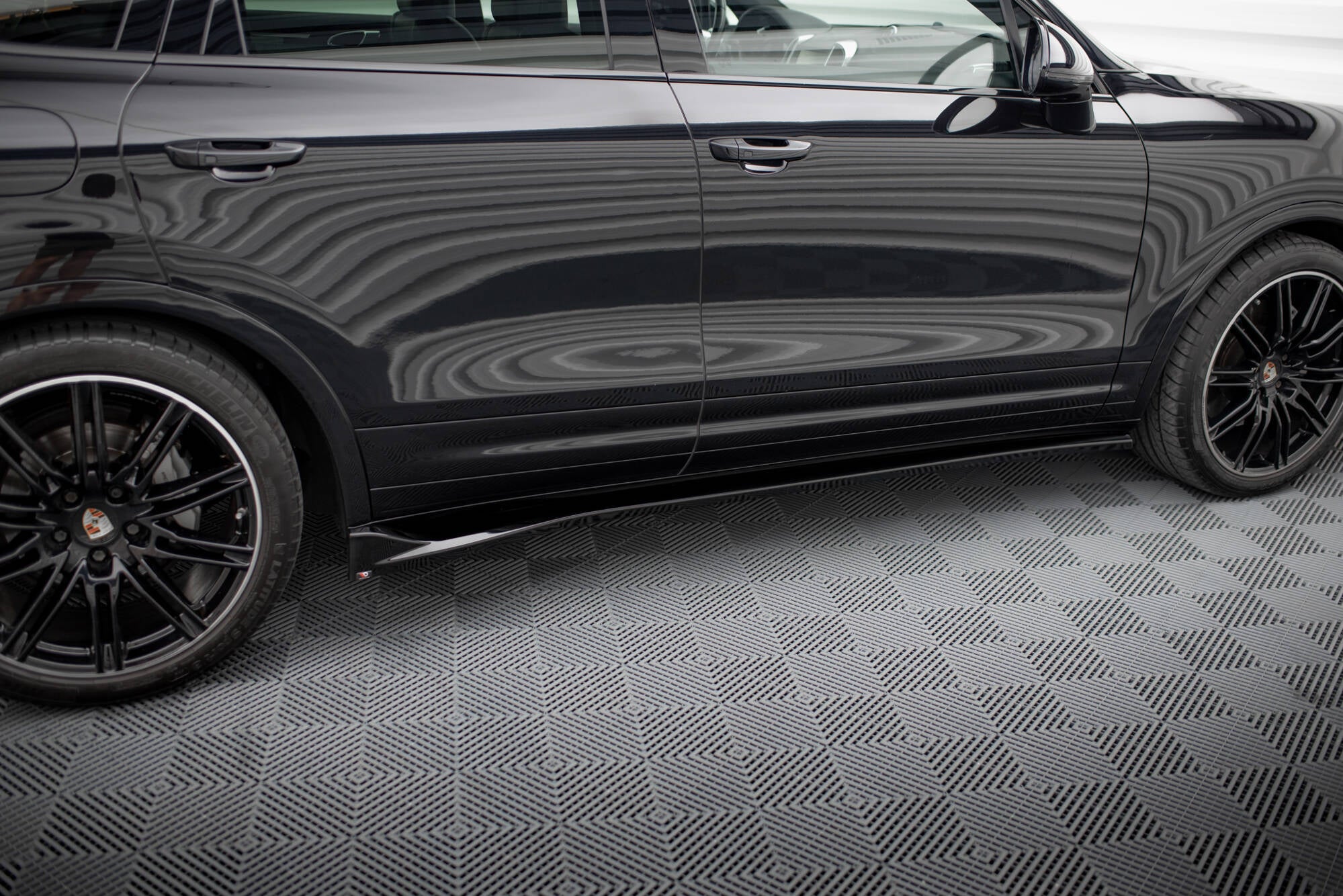 Maxton Design Street+ Seitenschweller Leisten passend für Porsche Cayenne Mk2 Facelift schwarz Hochglanz