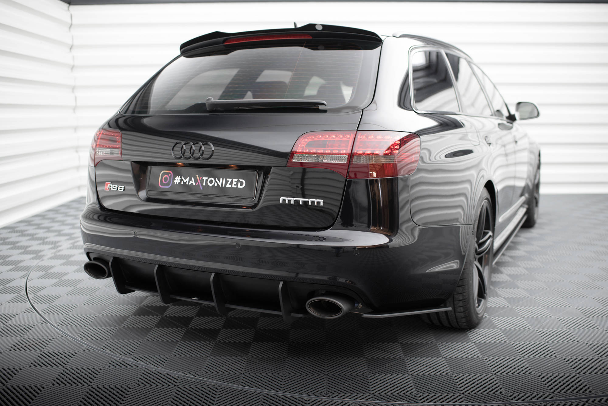 Maxton Design Street Pro Heckschürze passend für Audi RS6 Avant C6