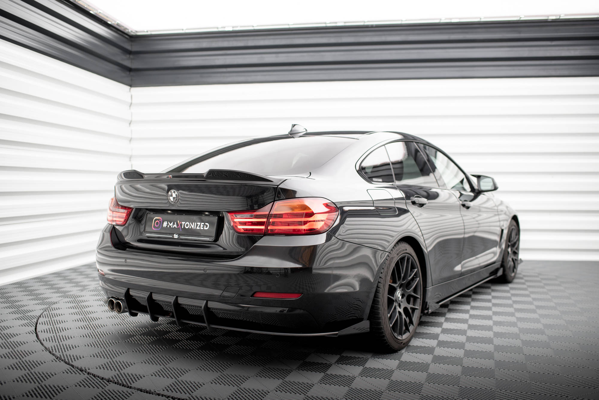 Maxton Design Street Pro Heck Ansatz Flaps Diffusor + Flaps passend für BMW 4er Gran Coupe F36 schwarz Hochglanz